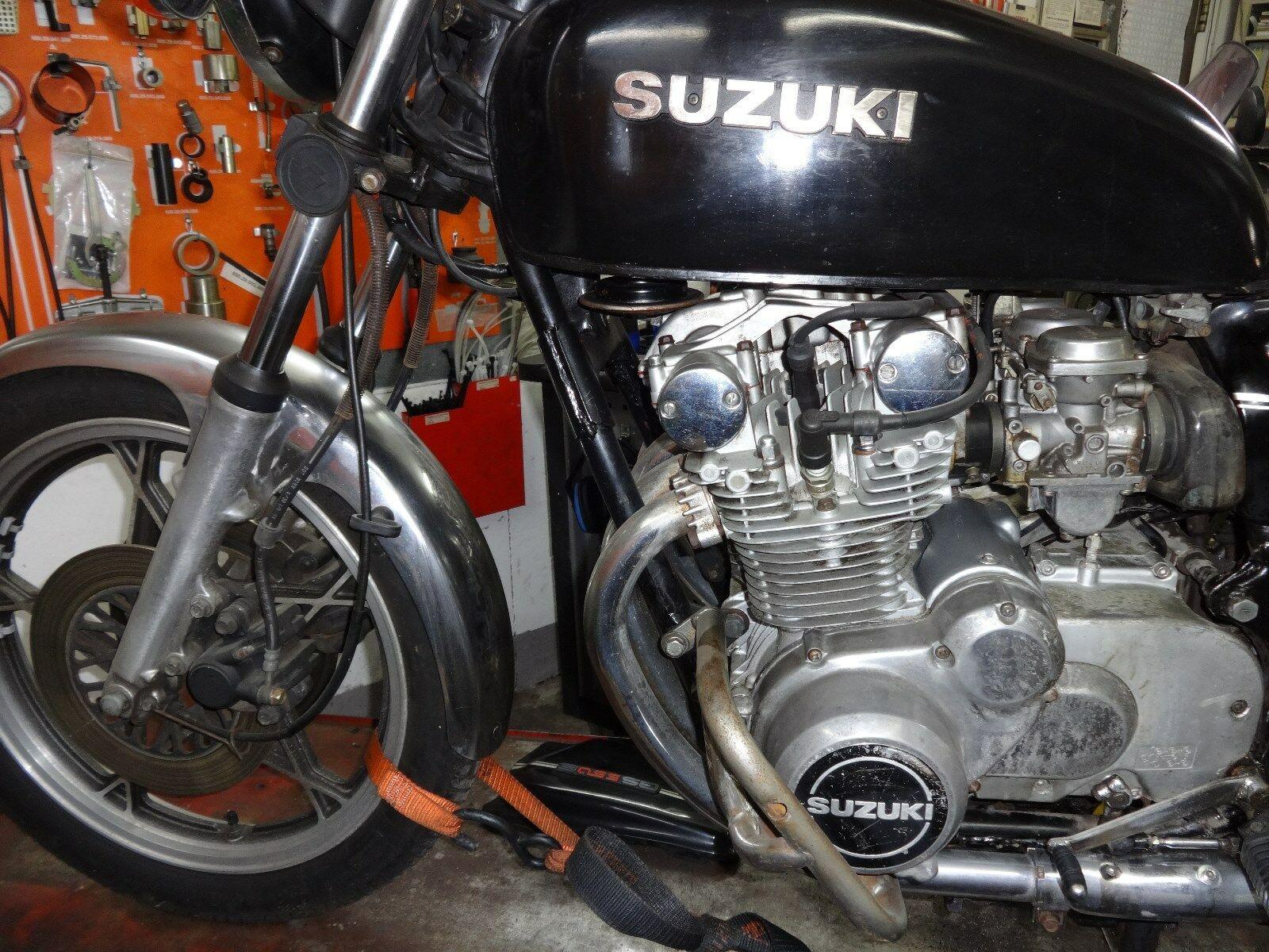 Suzuki GS 550 F Seltener Scheunenfund !