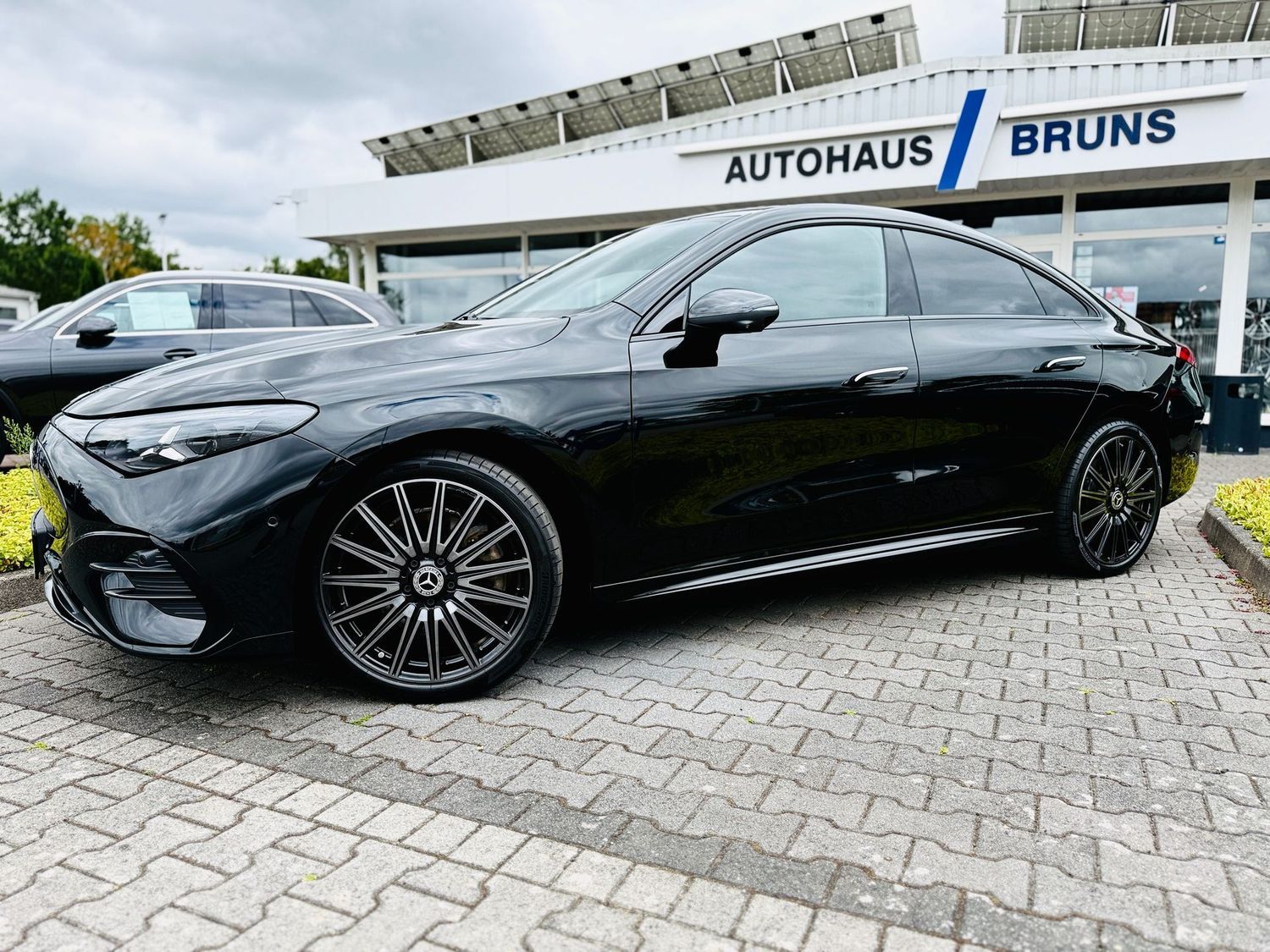 Fahrzeugabbildung Mercedes-Benz CLA 250 + EQ, AMG Plus, Premium Paket, Night Pak