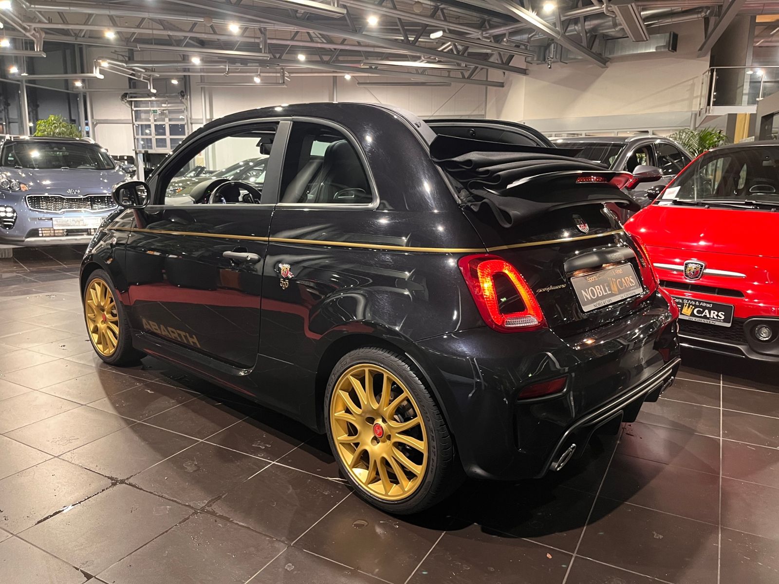 Fahrzeugabbildung Abarth 595C Scorpioneoro Turismo - 2000 Stk weltweit!