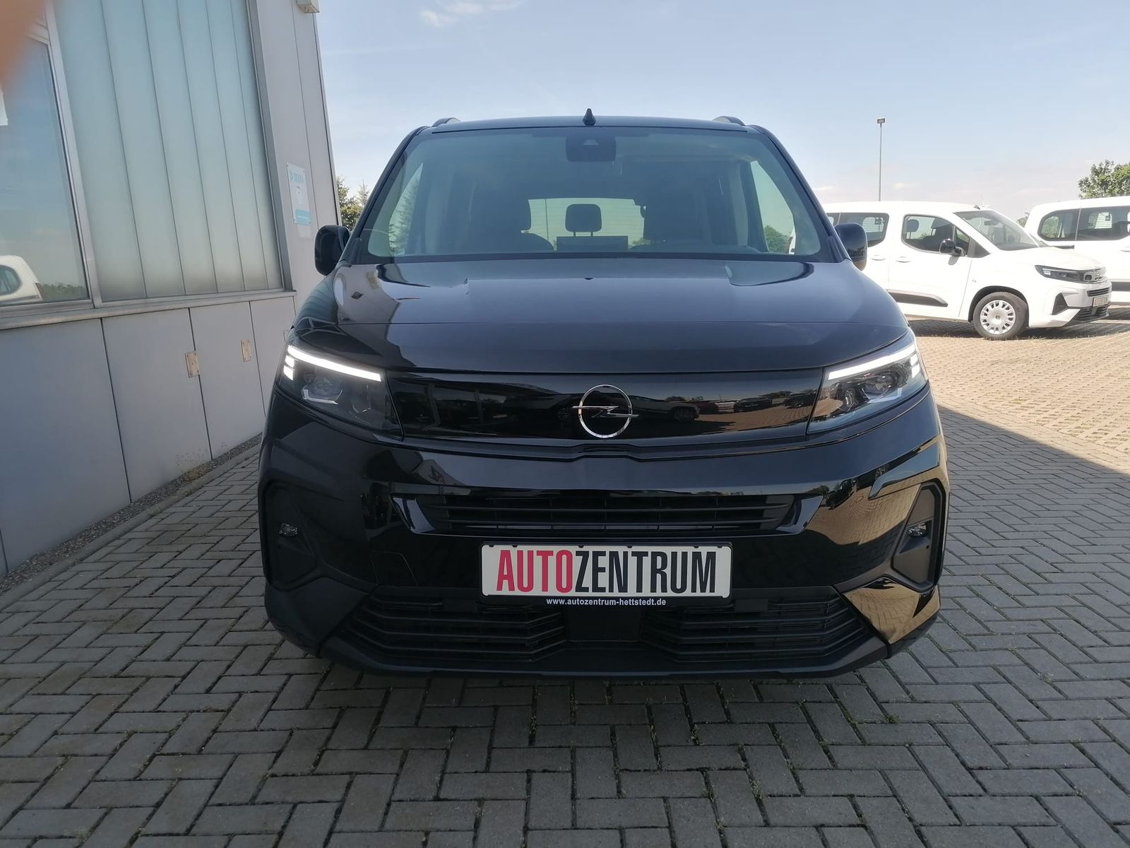 Fahrzeugabbildung Opel Combo 1.5 D PKW MATRIX-LED ALU KAMERA NAVI 10"