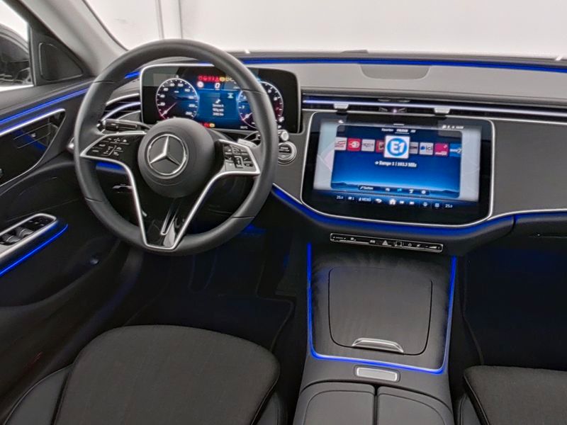 Fahrzeugabbildung Mercedes-Benz E 200 Limousine Avantg. Distronic+ Navi LED SHZ