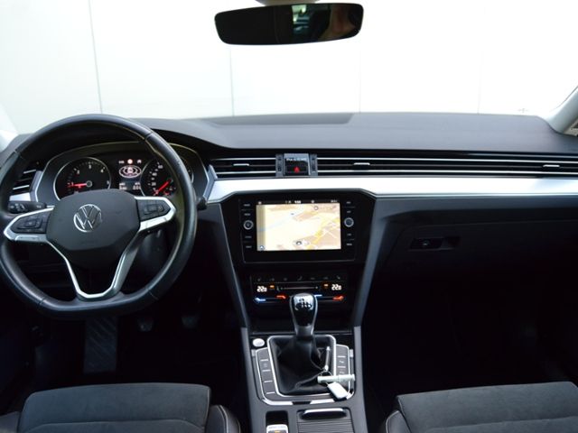 Passat Variant 2.0 TDI Elegance IQ.DRIVE/AHK/MAT