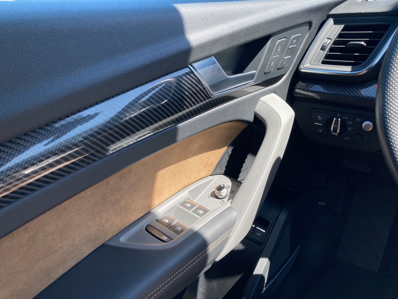 Fahrzeugabbildung Audi Q5 55 TFSI e quattro sport MATRIX HEAD UP PANO R
