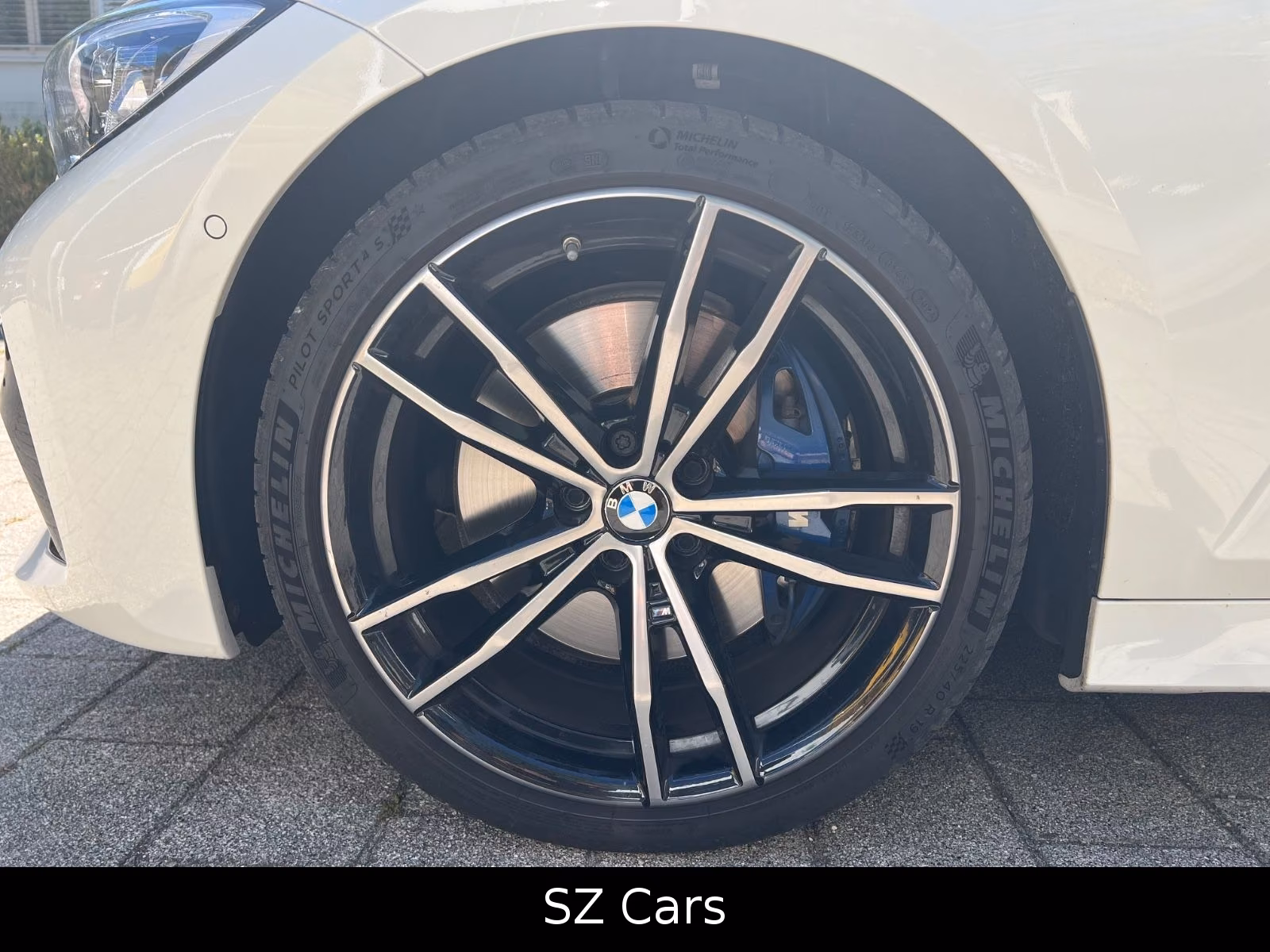 BMW 330d Touring xDrive M Sport*AHK*PANO*