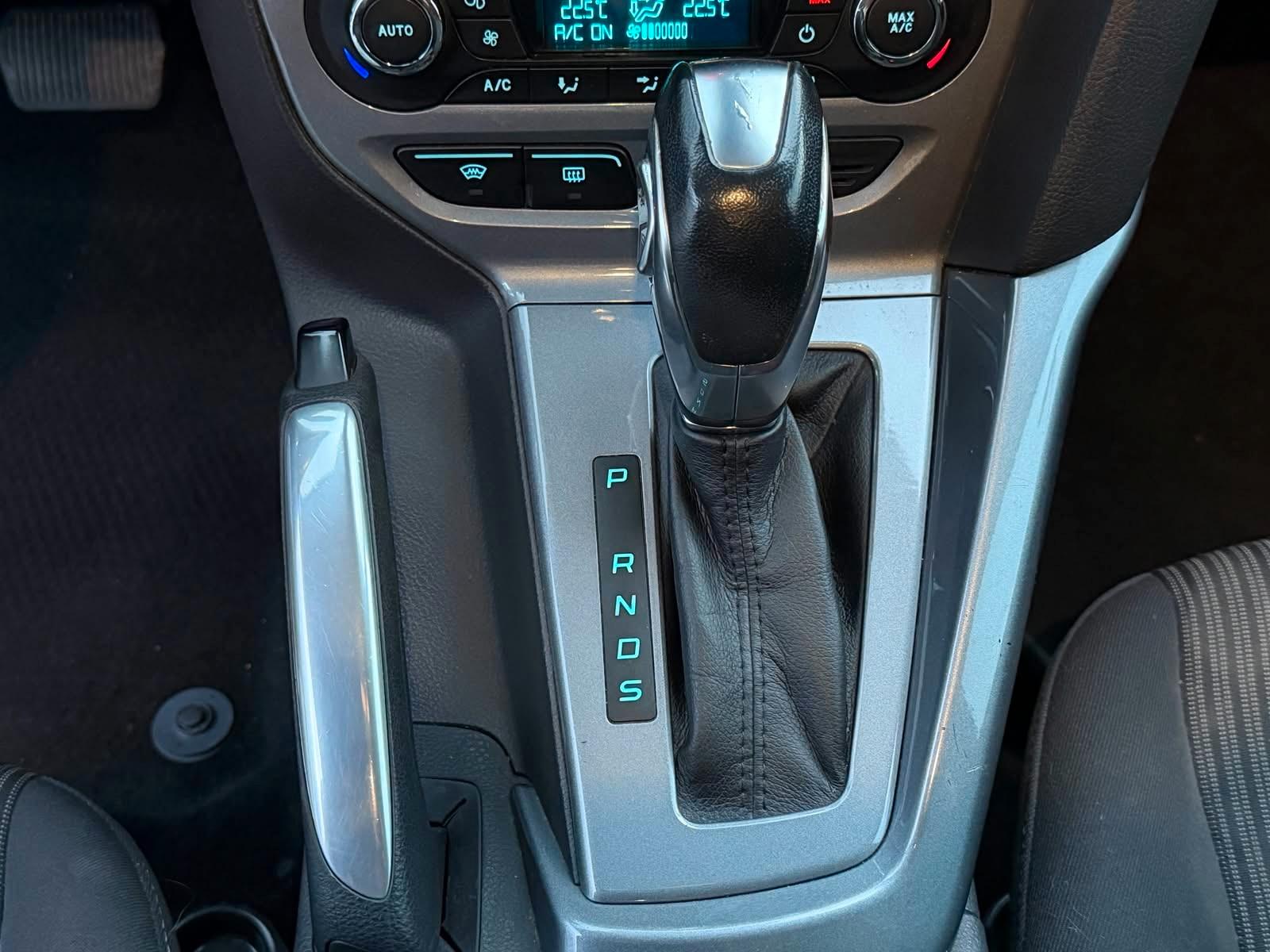 Ford Focus 2012 — photo 20