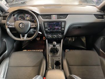 Skoda Octavia Combi RS *TEMPOMAT*NAVI*AHK*BI-XENON*