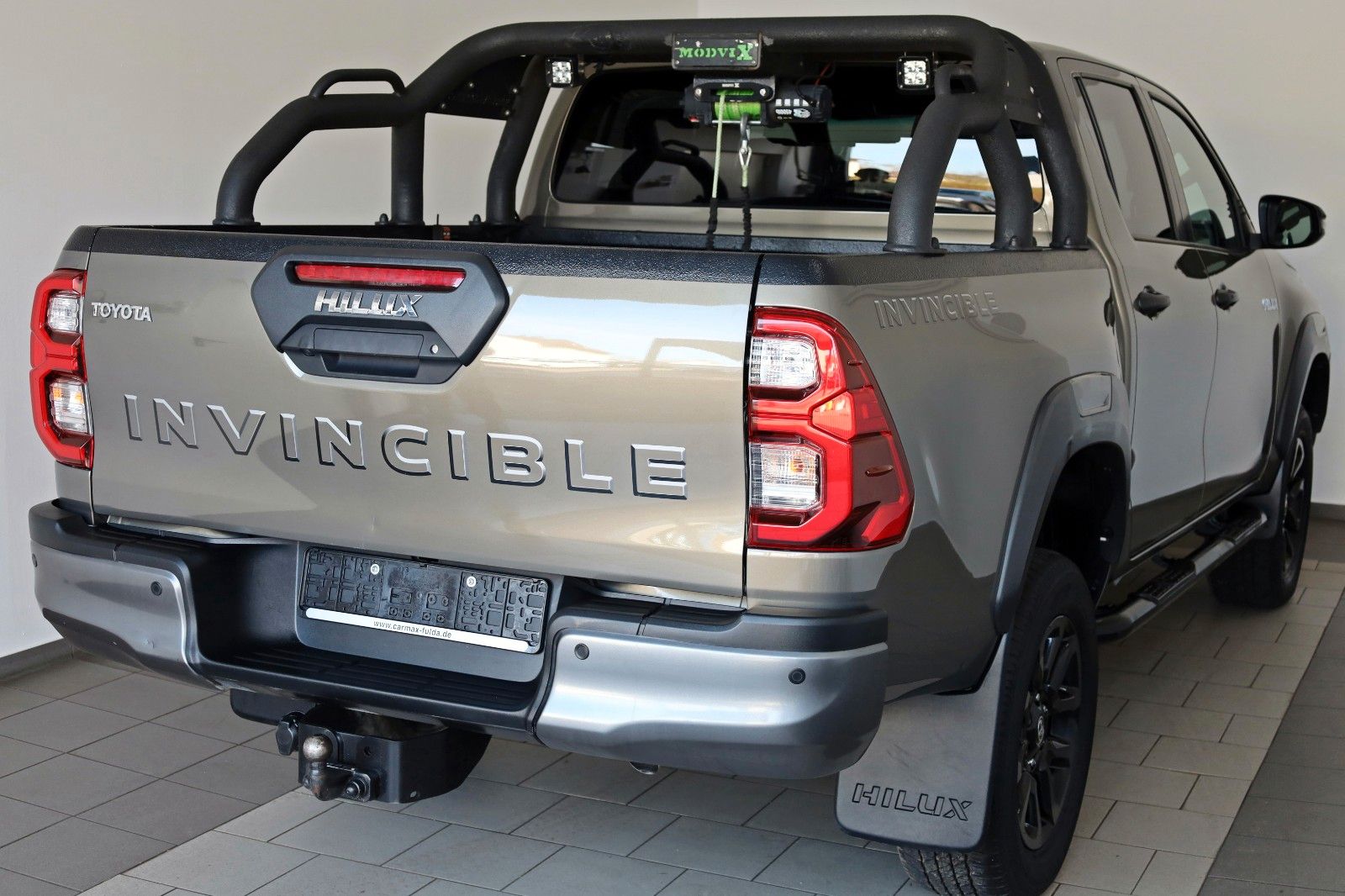 Fahrzeugabbildung Toyota Hilux 2.8 D-4D Invincible,4x4,ACC,Rollbügel, AHK
