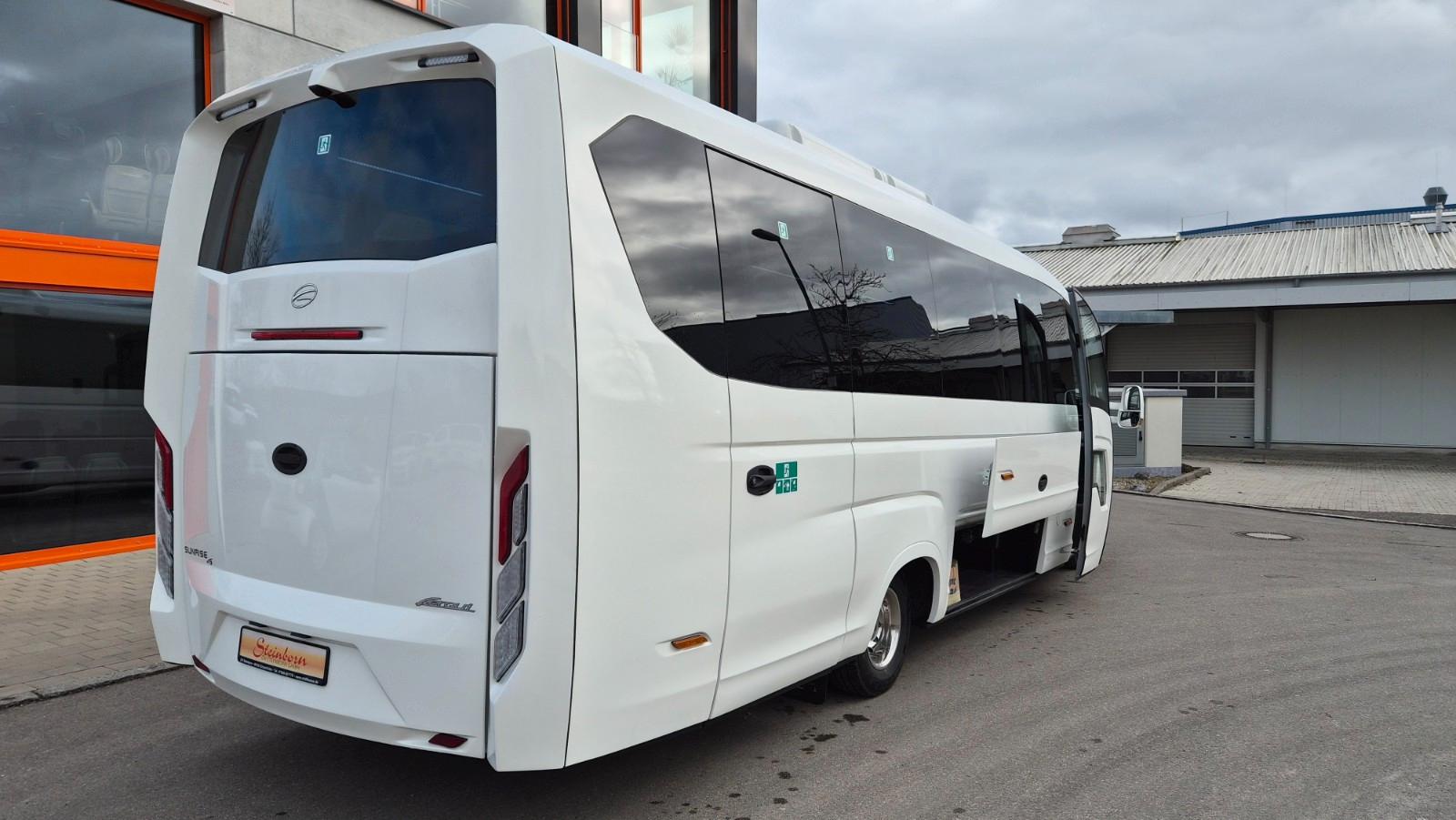 Iveco 2x Daily 70 Lagerfahrzeug Ferqui Sunrise 2,5 m B