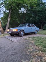 Mercedes-Benz W123 200D - Mercedes-Benz 200: 200d W123