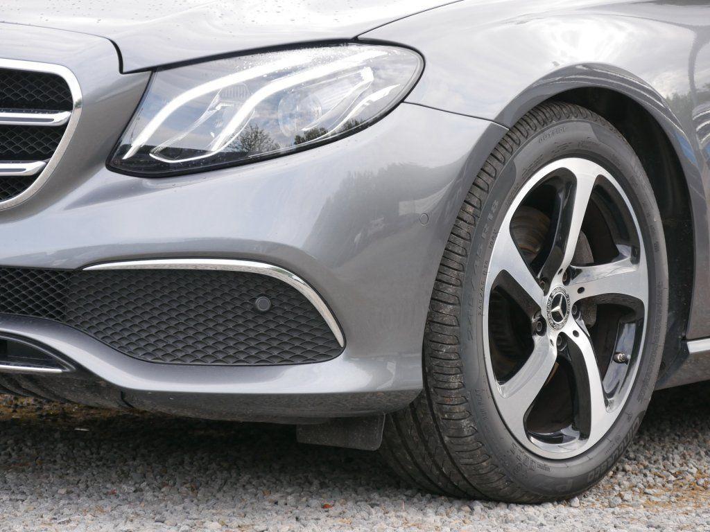 Mercedes-Benz E 300 d Sport Style Automatik  Navi LED AHK CAM 