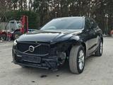 Volvo XC 60 B4 AWD Plus Dark PANO H&K NAVI MEM R-CAM - Volvo Unfallwagen