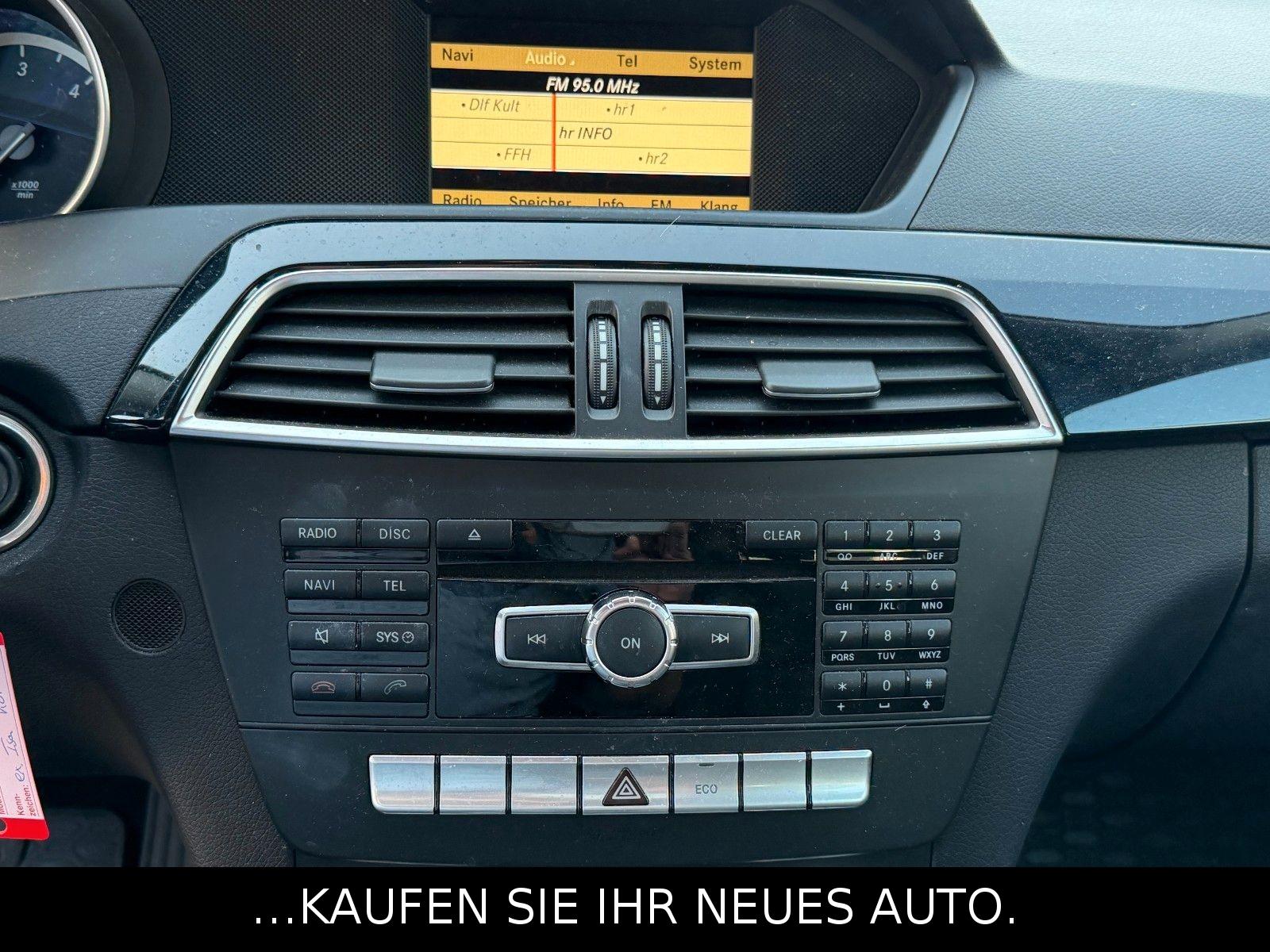 Mercedes-Benz C200 2012 — photo 11