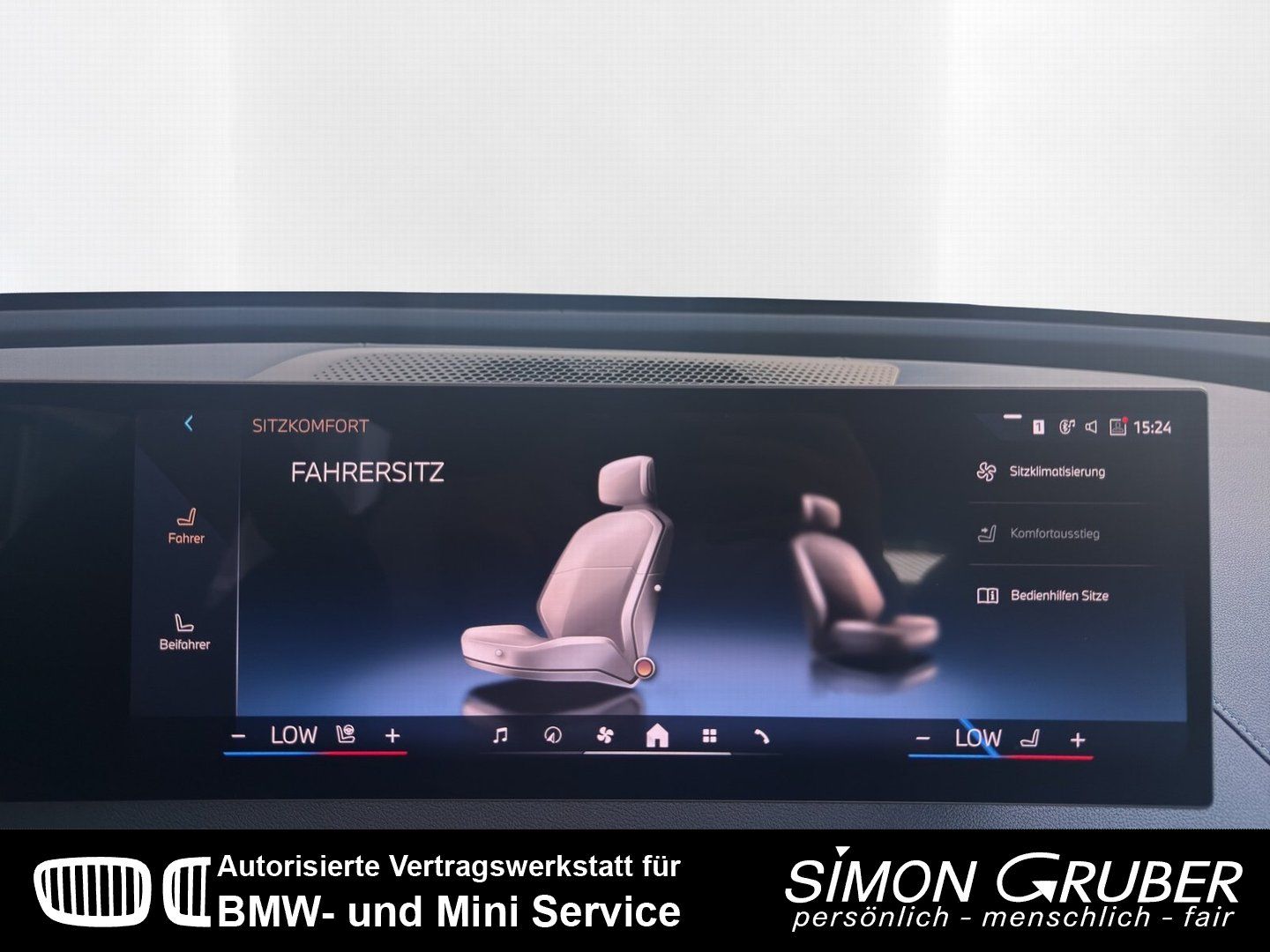 Fahrzeugabbildung BMW iX xDrive50 Sport PanoSky H&K HUD Laser AHK