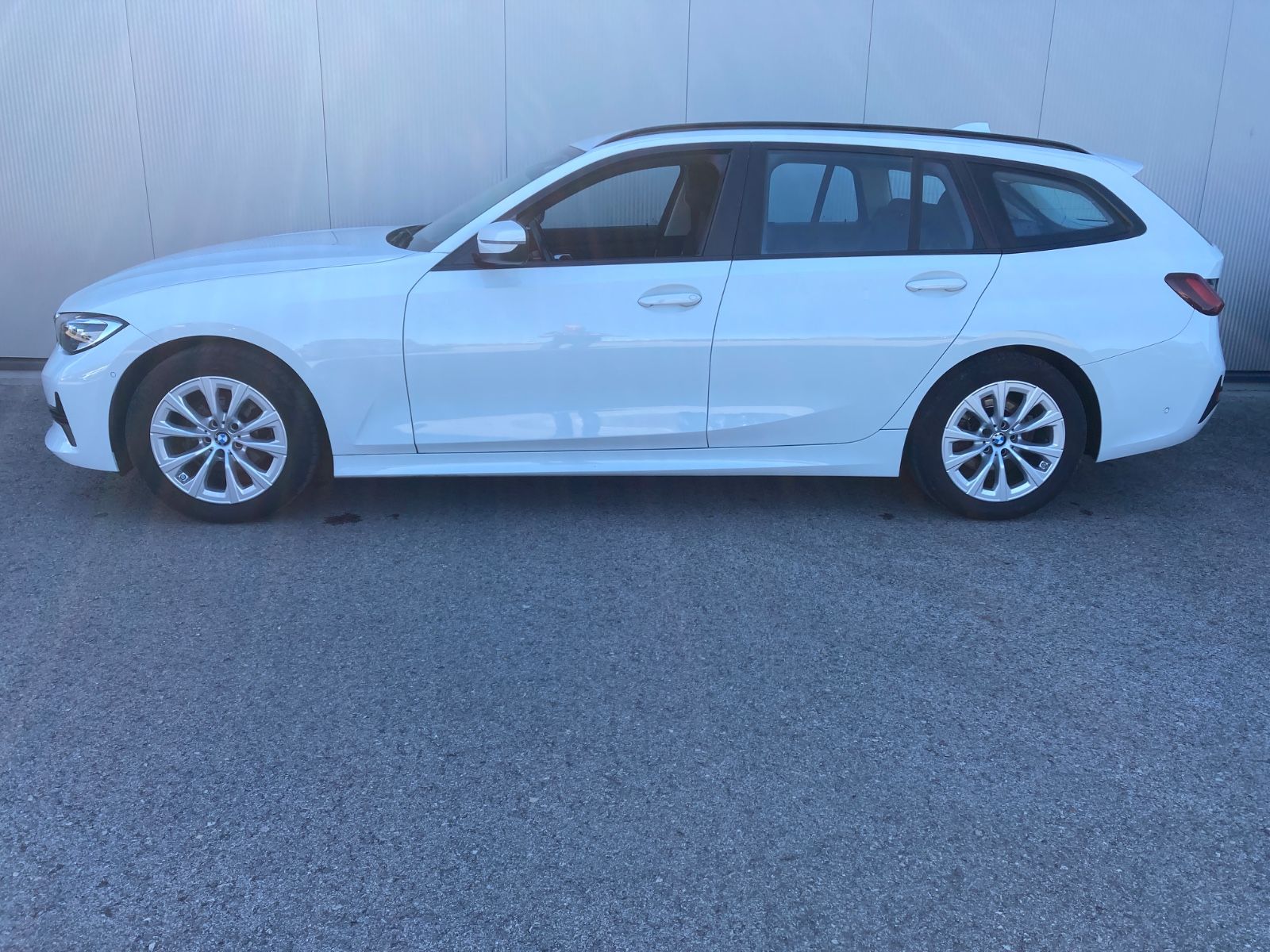 BMW 320iAT *WLAN*LED*DAB*Sportsitze*Teilleder*Kamera foto 2