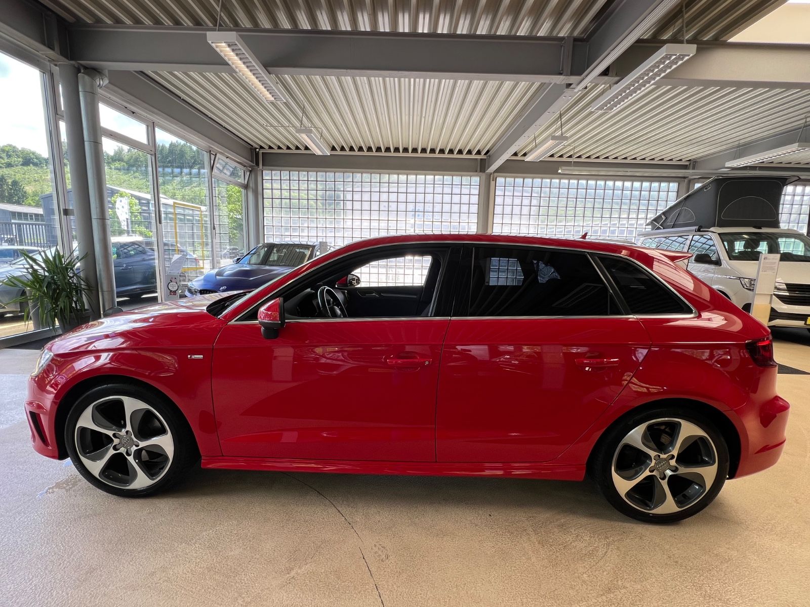 Fahrzeugabbildung Audi A3 Sportback ultra S line Sport *LED/MATRIX*