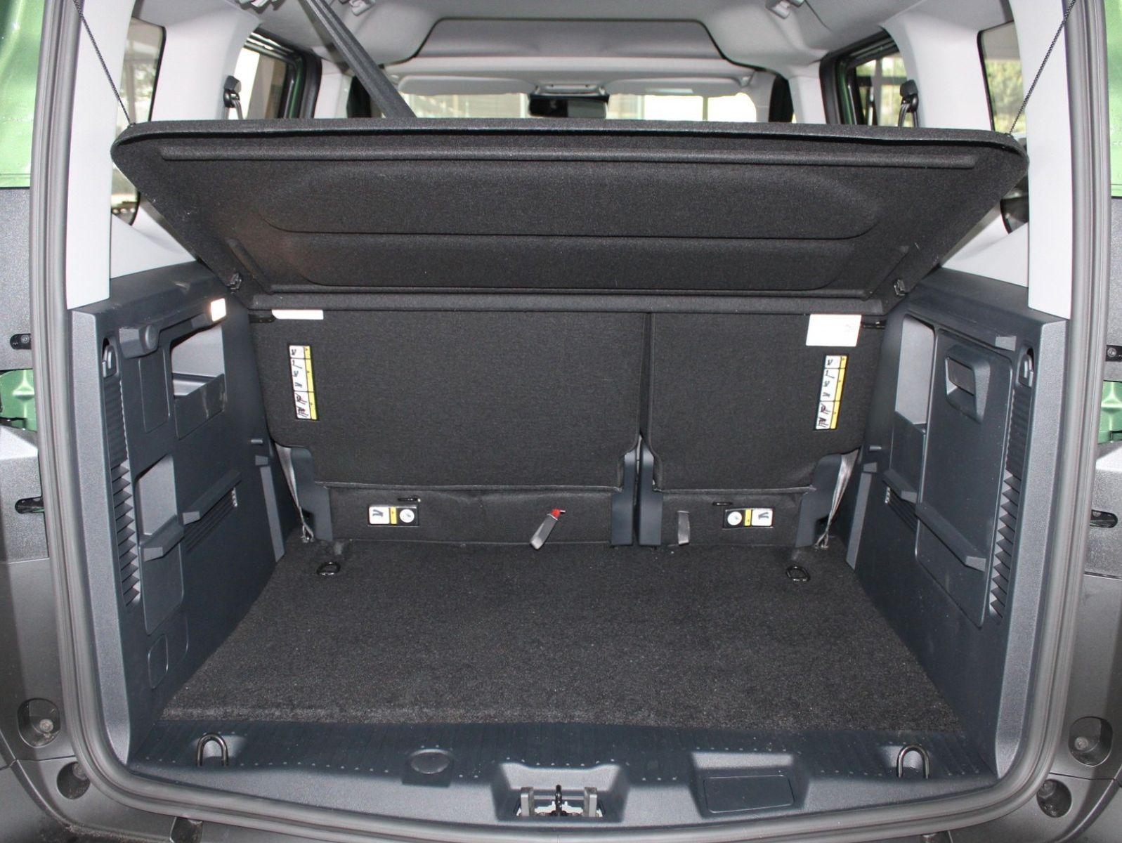 Fahrzeugabbildung Ford Tourneo Courier Titanium Automatik FahrerAssPak