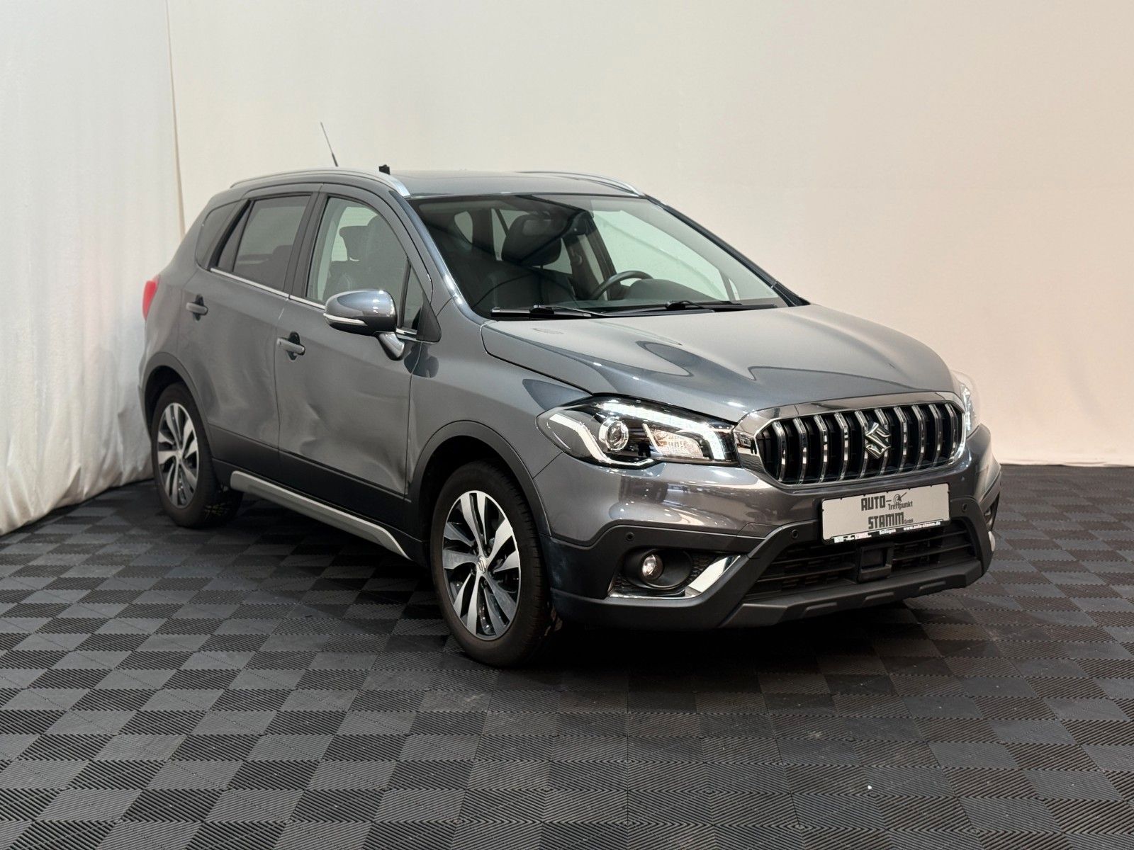 Fahrzeugabbildung Suzuki SX4 S-Cross Comfort+ 4x4 / 1. Hand / Navi / RFK