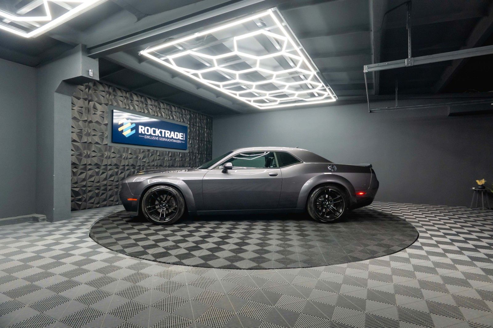 Fahrzeugabbildung Dodge Challenger 5.7 V8 R/T SRT WIDE BODY Super Track