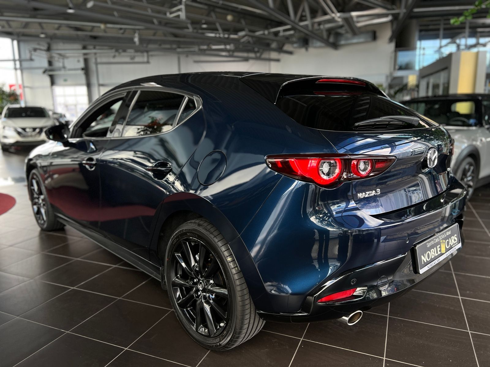 Fahrzeugabbildung Mazda 3 M Hybrid Nagisa BOSE MEMORY HUD NAVI RFK SHZ