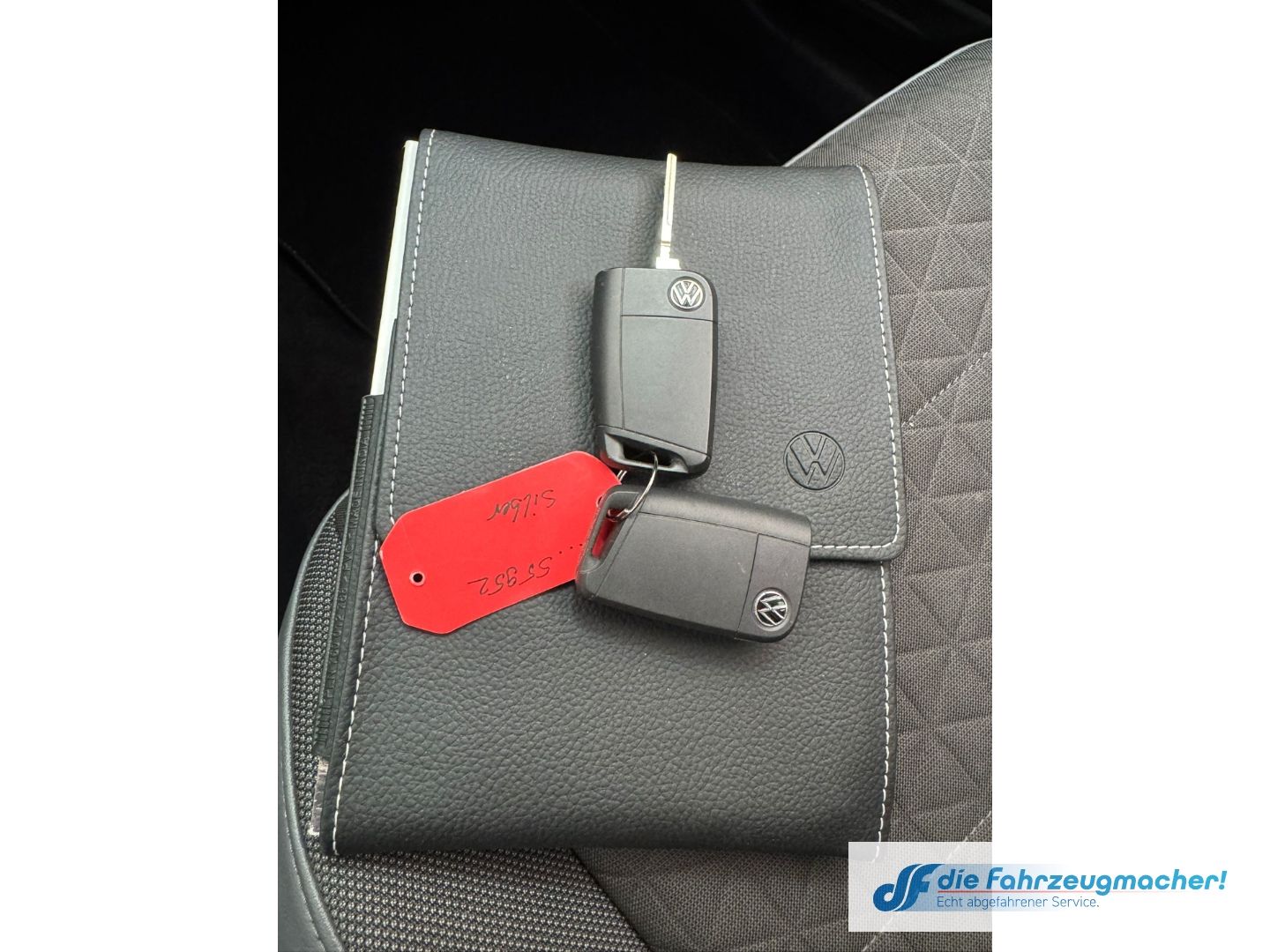 Fahrzeugabbildung Volkswagen T-Cross Style Navi Digitales Cockpit LED Dyn. Ku