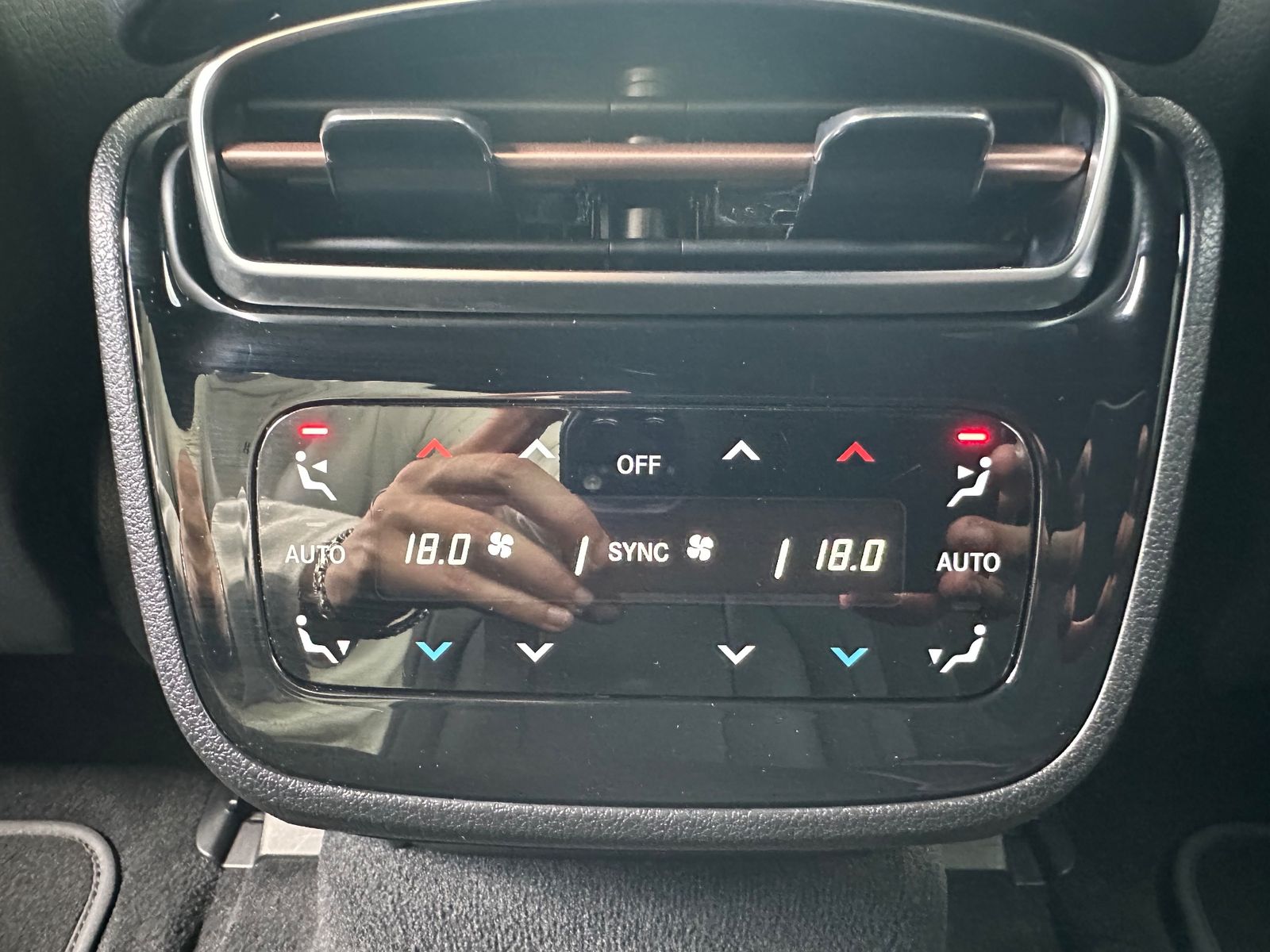 Fahrzeugabbildung Mercedes-Benz EQE 300 Electric Art NAV+LED+ACC+360GRAD+SHZ