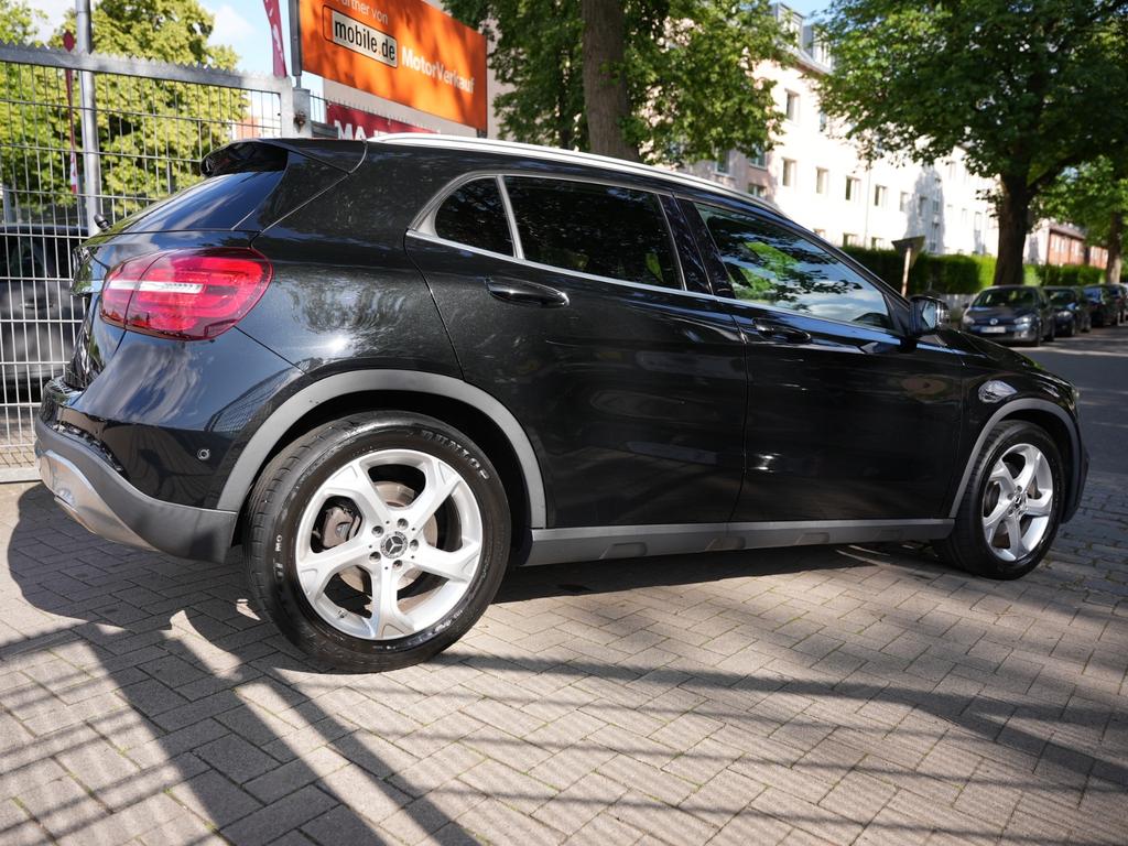 Mercedes-Benz GLA 220