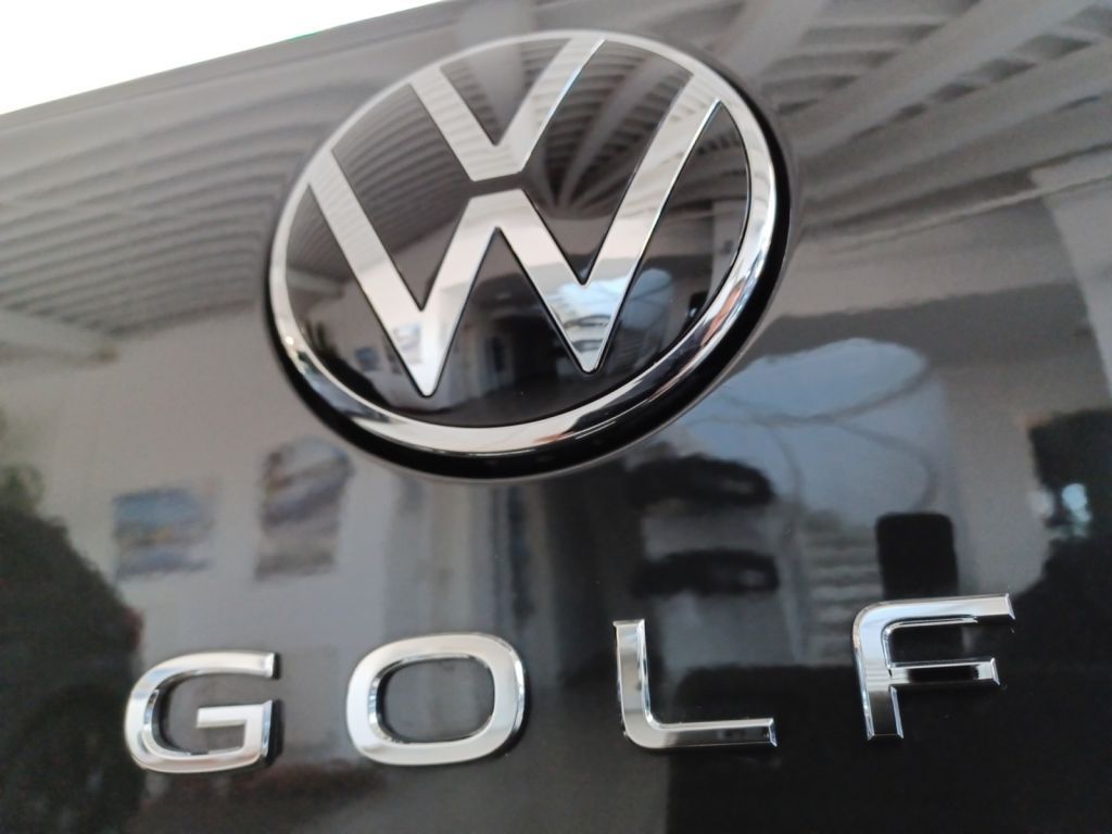 Fahrzeugabbildung Volkswagen Golf 1.5 TSI OPF Life LED, Shzg, Einparkhilfe