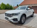 Volkswagen Touareg Basis 4Motion - gebrauchte Volkswagen Touareg aus dem Jahr 2019