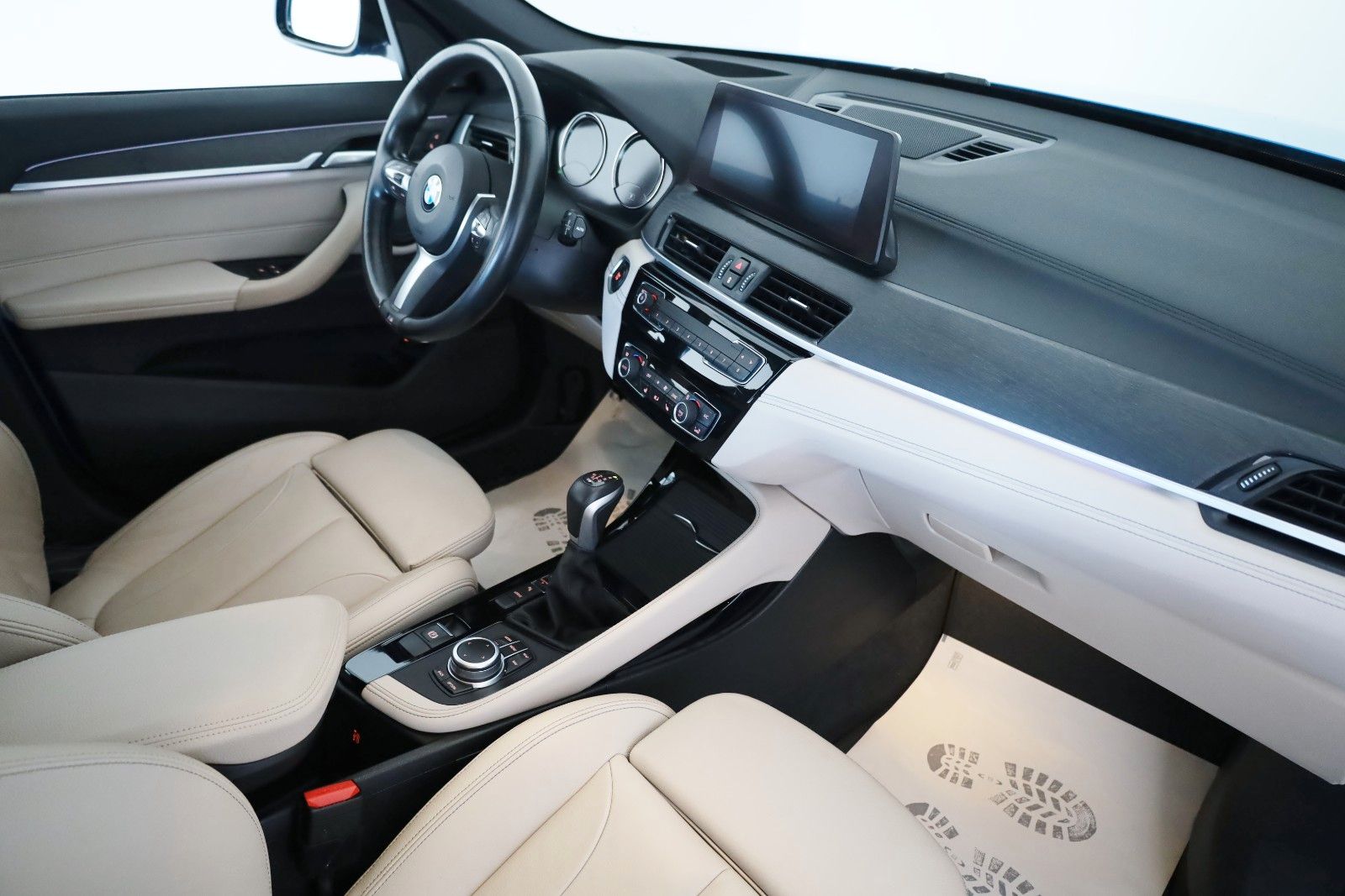 Fahrzeugabbildung BMW X1 xDrive 25e M Sport, Leder,Navi,ACC,HUD,Kamera