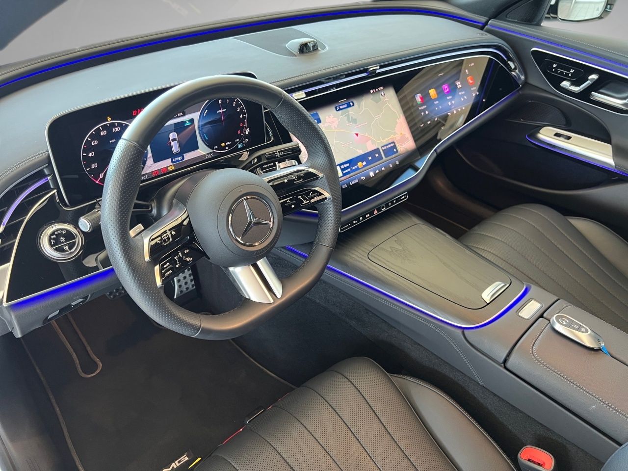 Mercedes-Benz E 300 T de 4M AMG Massage Sitzklima Superscreen foto 16