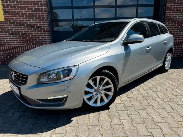 Volvo V60 2.0D4 SUMMUM,BI-XENON,AHK,LEDER-SPORTSITZE