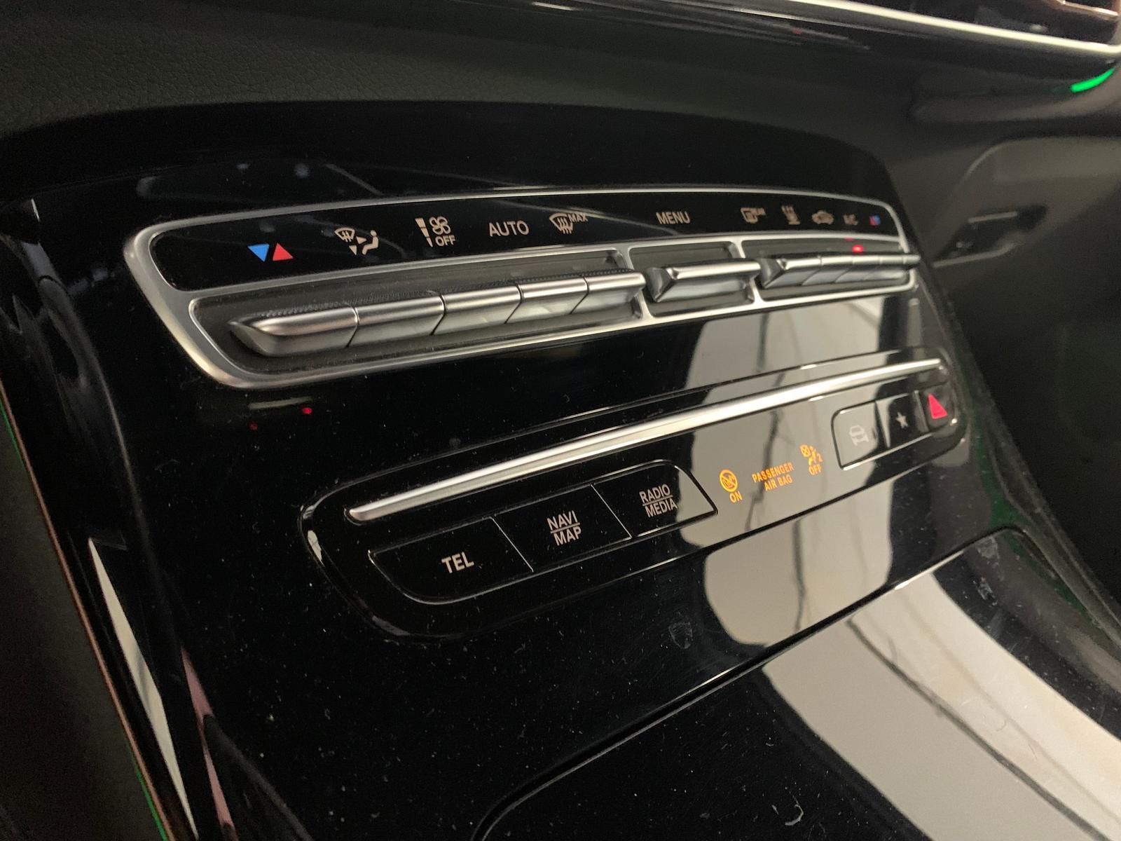 Mercedes-Benz EQC 400 4M 2x AMG Line HeadUp 360Kam Distronic+