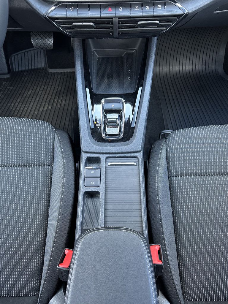 Fahrzeugabbildung SKODA Octavia 2.0 TDI DSG Ambition NAV+LED+VCOCK+LHZG
