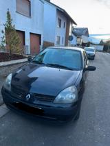 Renault Clio für EXPORT - Renault Clio aus 2005 mit Diesel-Antrieb