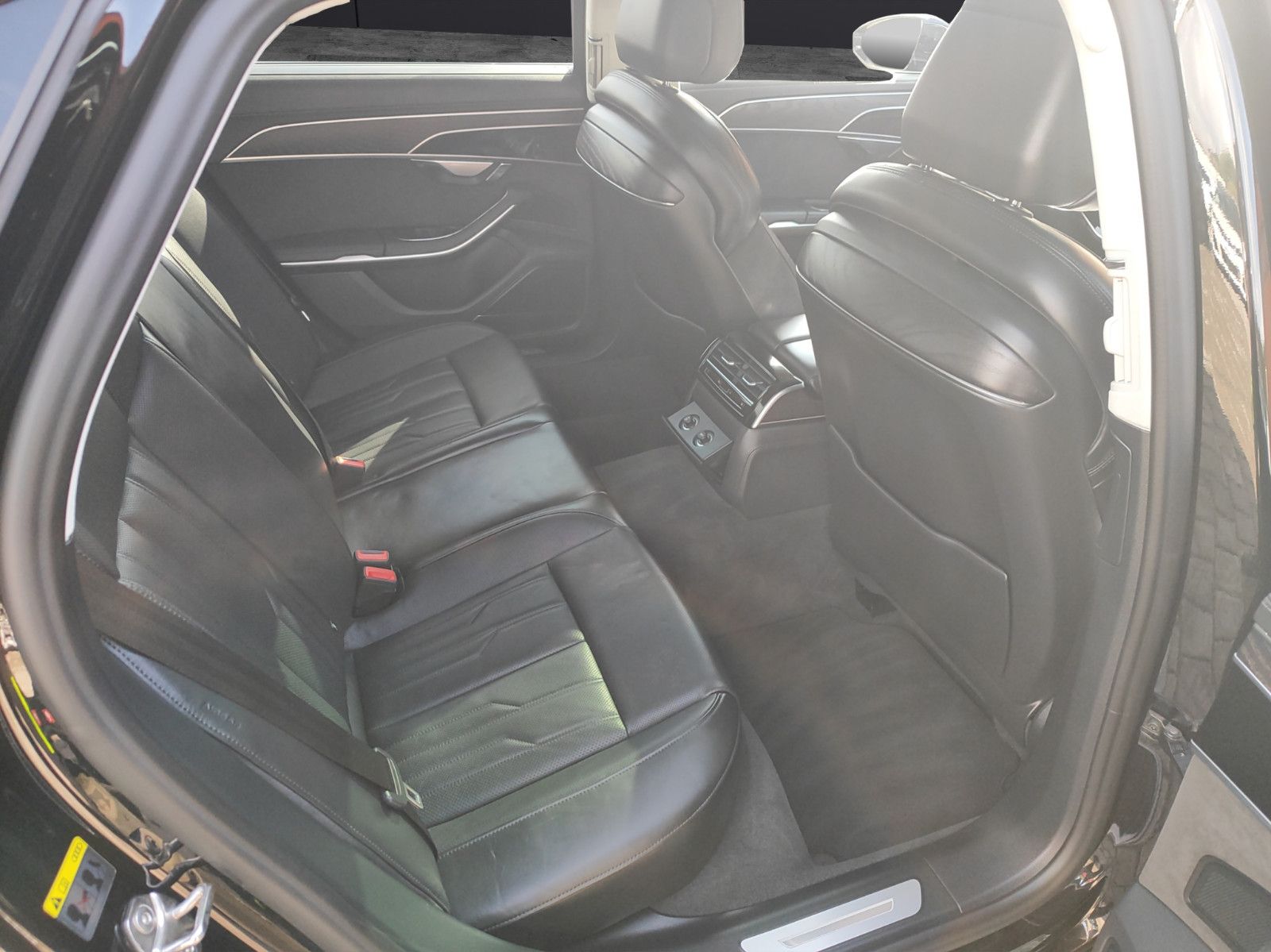 Fahrzeugabbildung Audi A8 50 TDI quattro Matrix*HeadUp*Pano*B&O*Navi