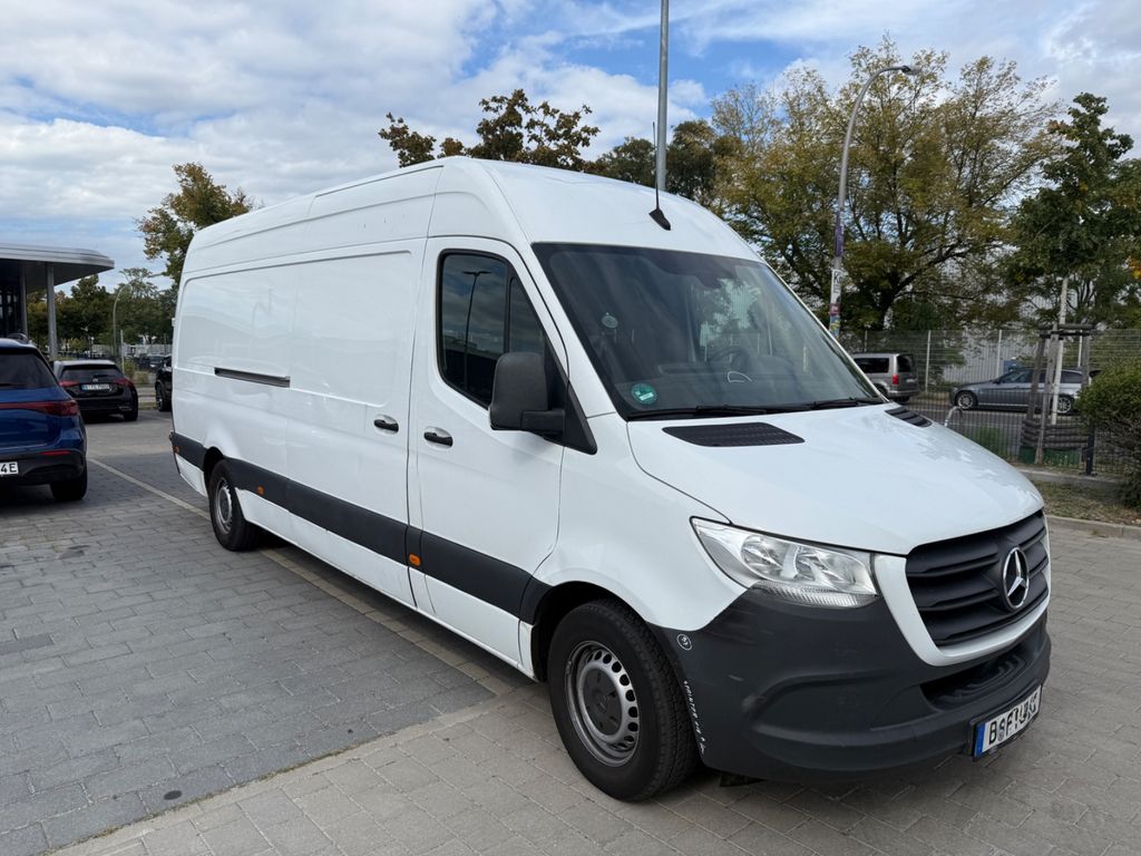 Image of Mercedes-Benz Sprinter
