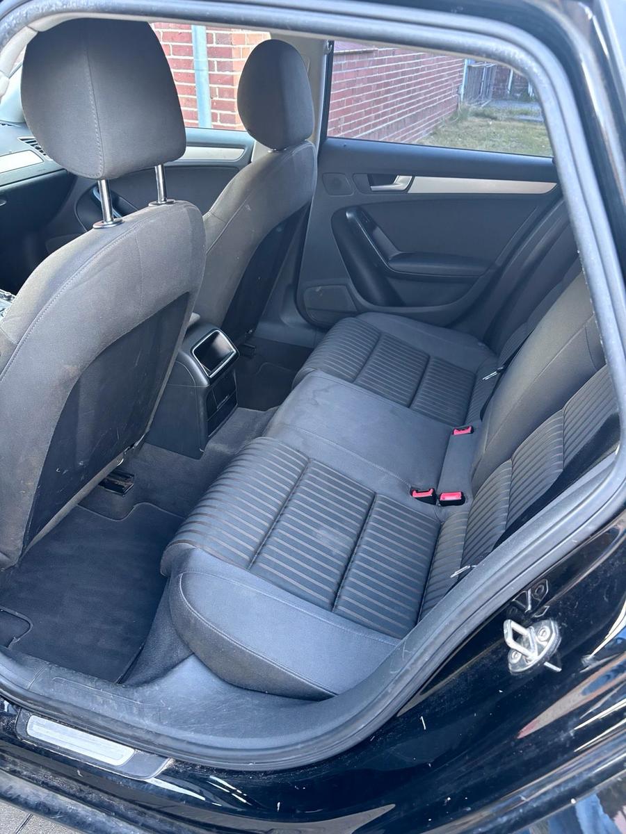 Audi A4 2009 — photo 8