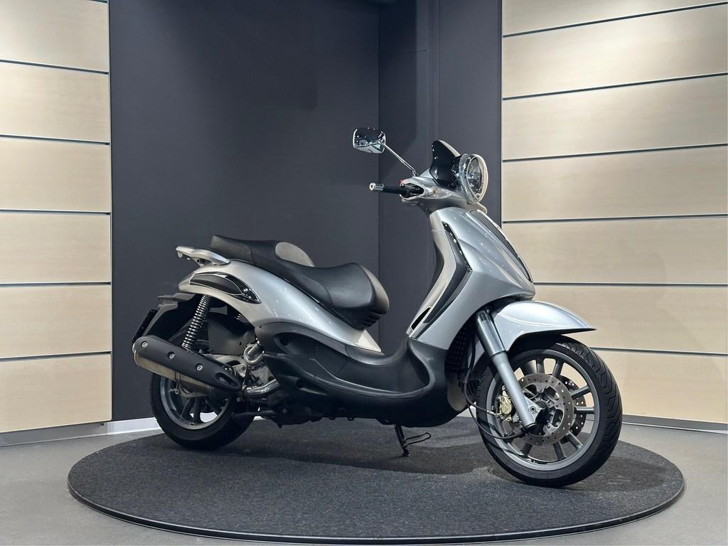 Piaggio Beverly 400 ie Tourer , Service + TÜV neu