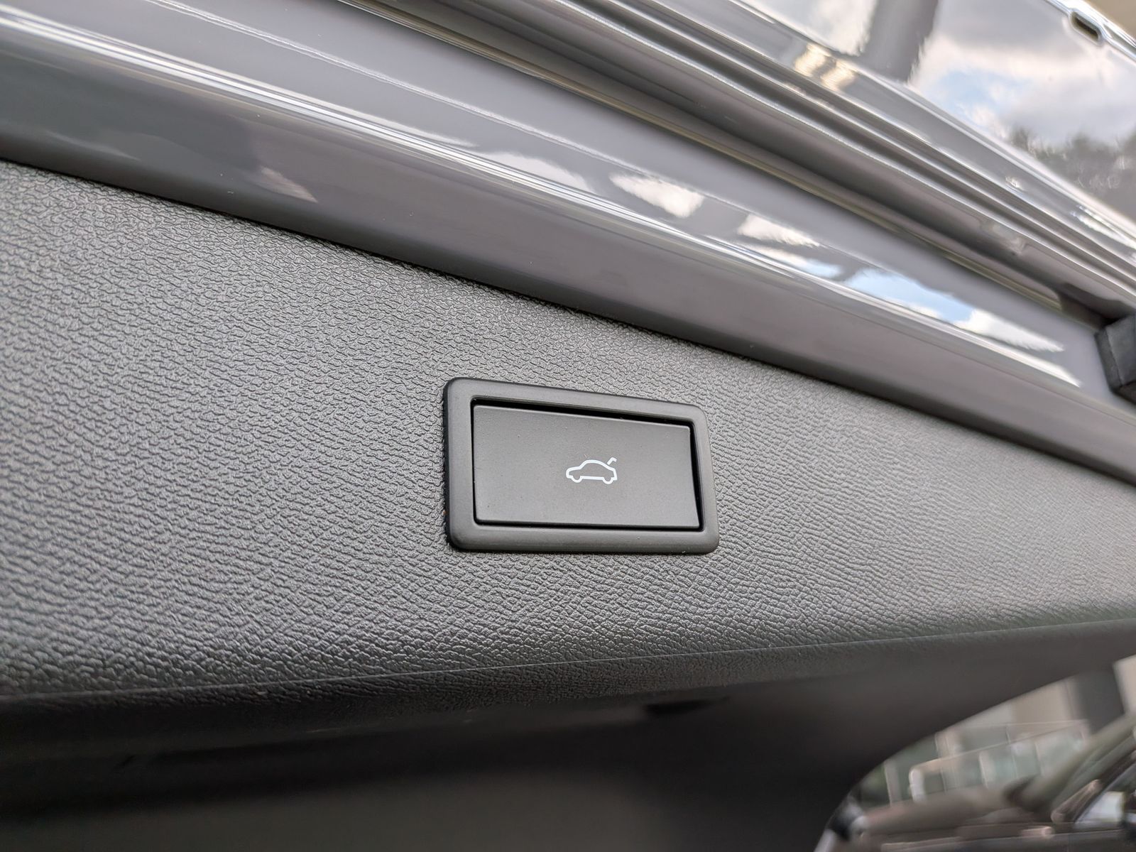 Fahrzeugabbildung CUPRA Leon 1.5 eTSI DINAMICA MATRIX ACC PANO AHK 5J-Ga