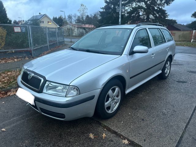 Skoda Octavia Combi Ambiente 1.Hand