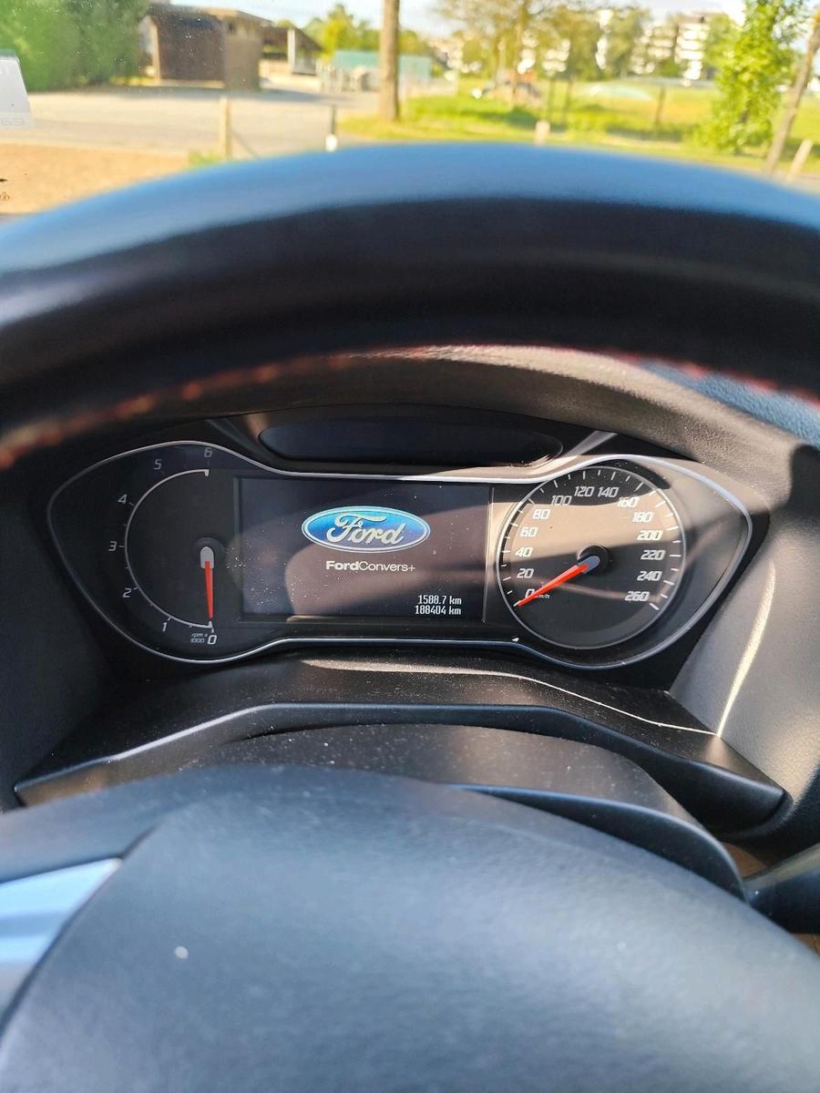 Ford Mondeo 2011 — photo 7