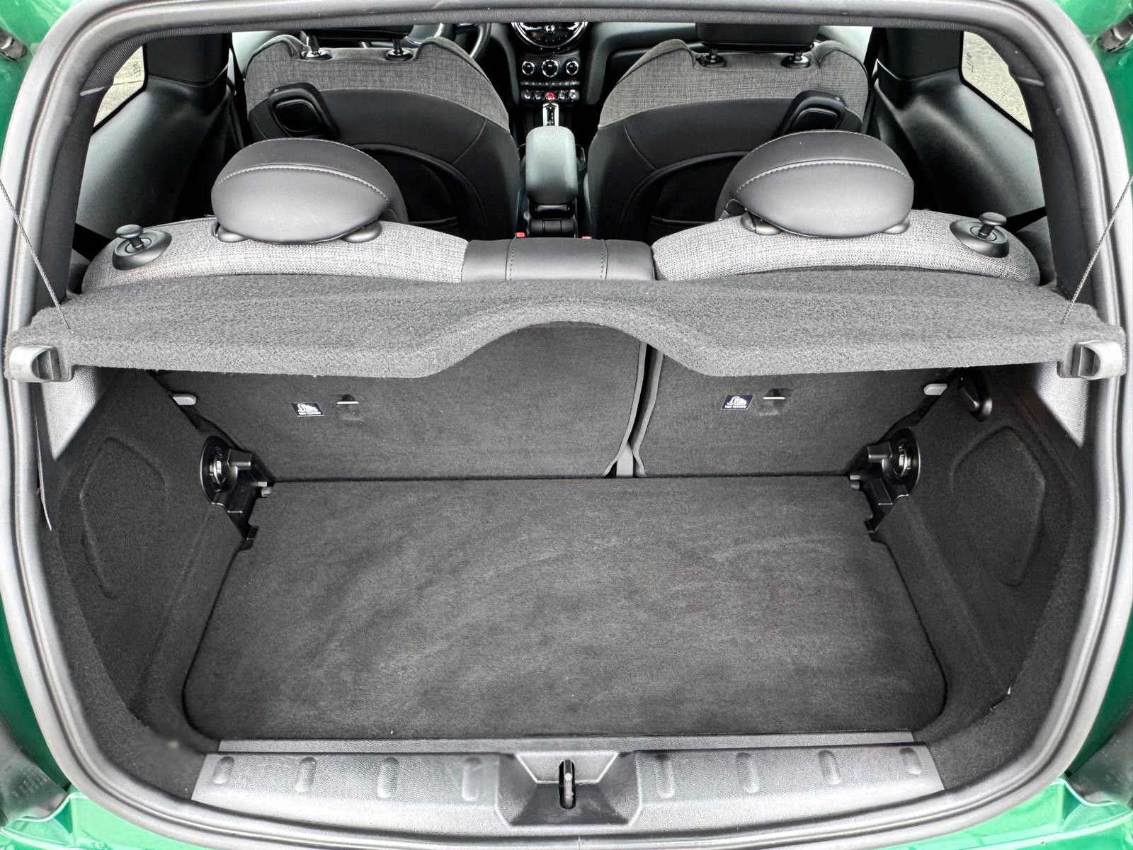 Fahrzeugabbildung MINI COOPER 3-trg. Classic-Trim LED KAM PDC CarPlay