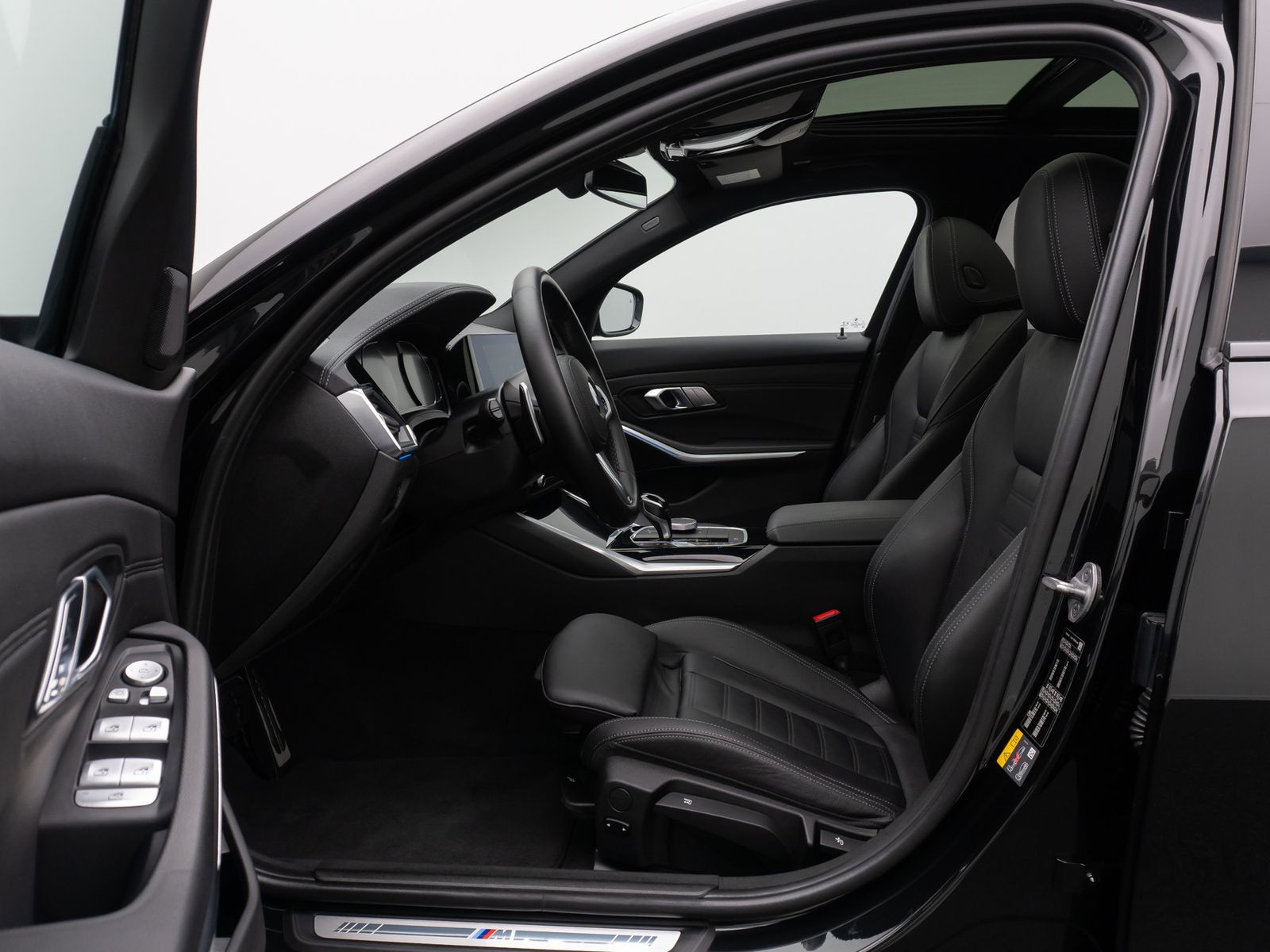 Fahrzeugabbildung BMW 330e M Sport Kamera DAB HiFi Laser Panorama HUD