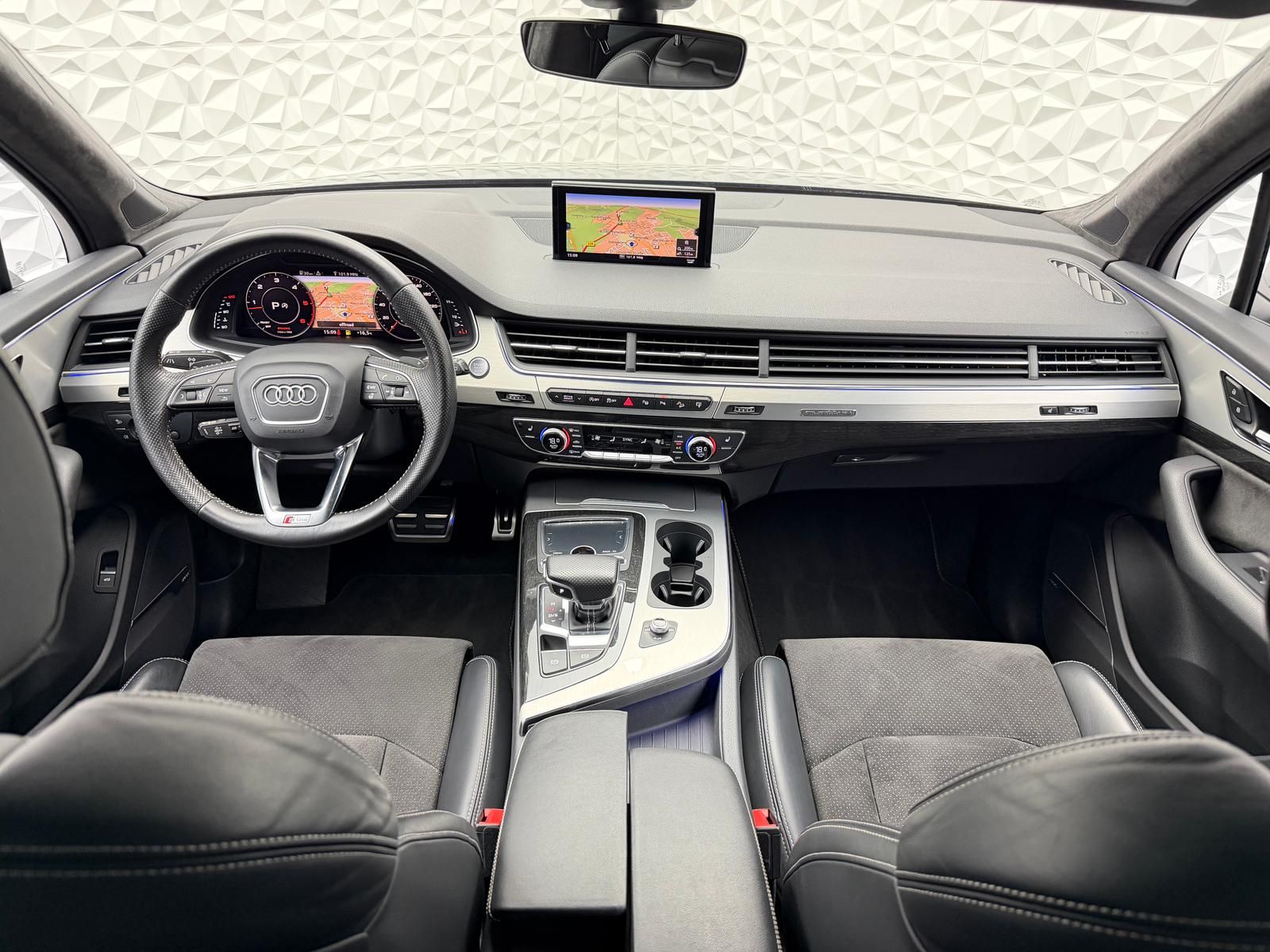 Fahrzeugabbildung Audi 3.0 TDI QUAT/S-LINE/7-SITZE/ALLRADLENK/PANO/STHZ
