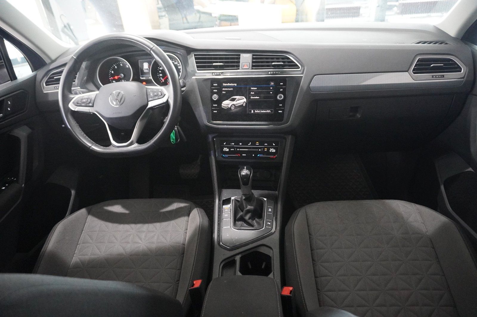 Fahrzeugabbildung Volkswagen Tiguan 1.5 TSI LIFE DSG NAVI/LED/ACC/SHZ/PDC/DAB