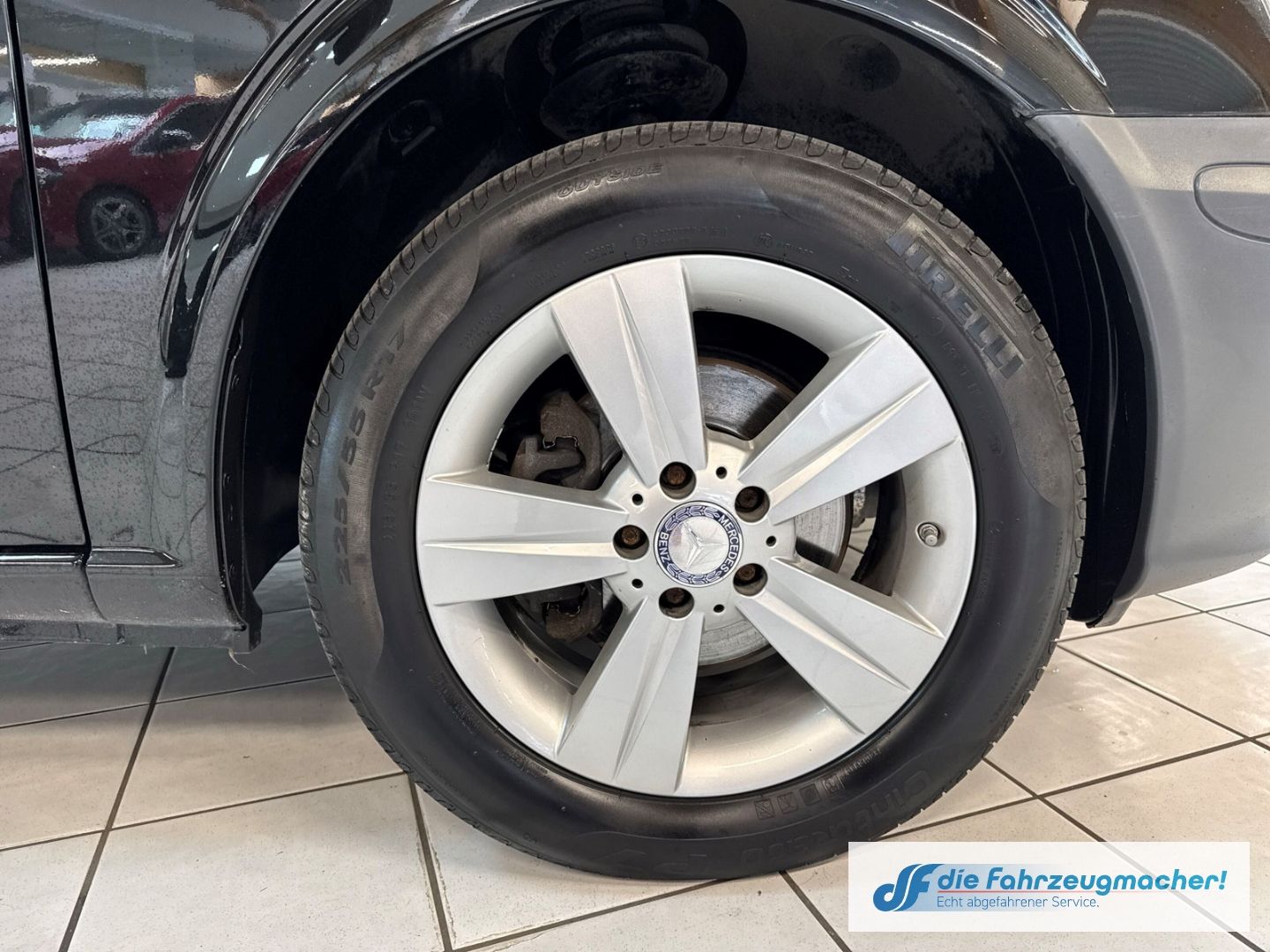 Fahrzeugabbildung Mercedes-Benz Vito Kasten 122 CDI 3,0 V6 lang Luftfe. BI.XENON