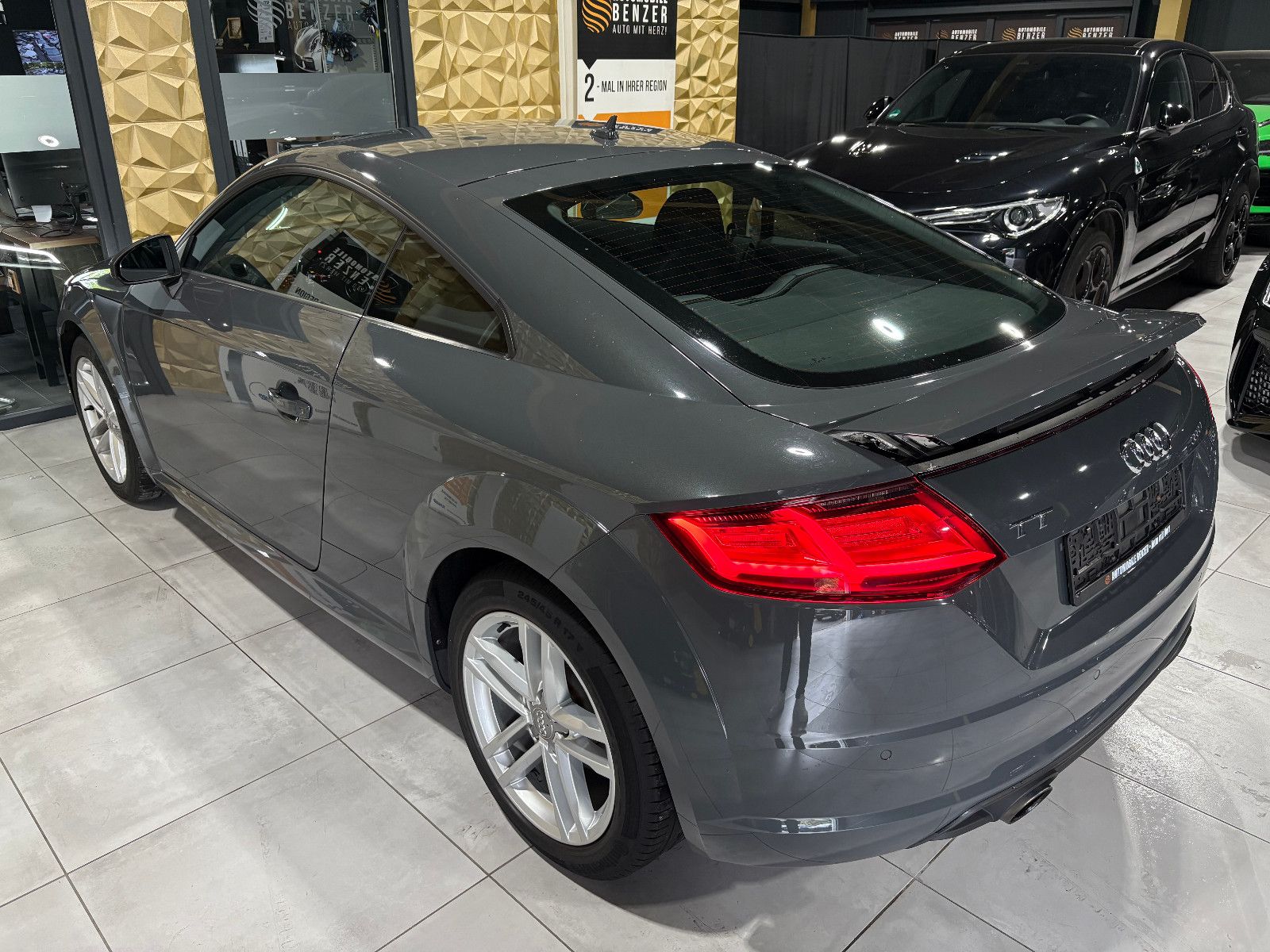 Fahrzeugabbildung Audi TT Coupe 1.8 TFSI/SHZ/NAVI/PDC/ALCANTARA/4-SITZ/