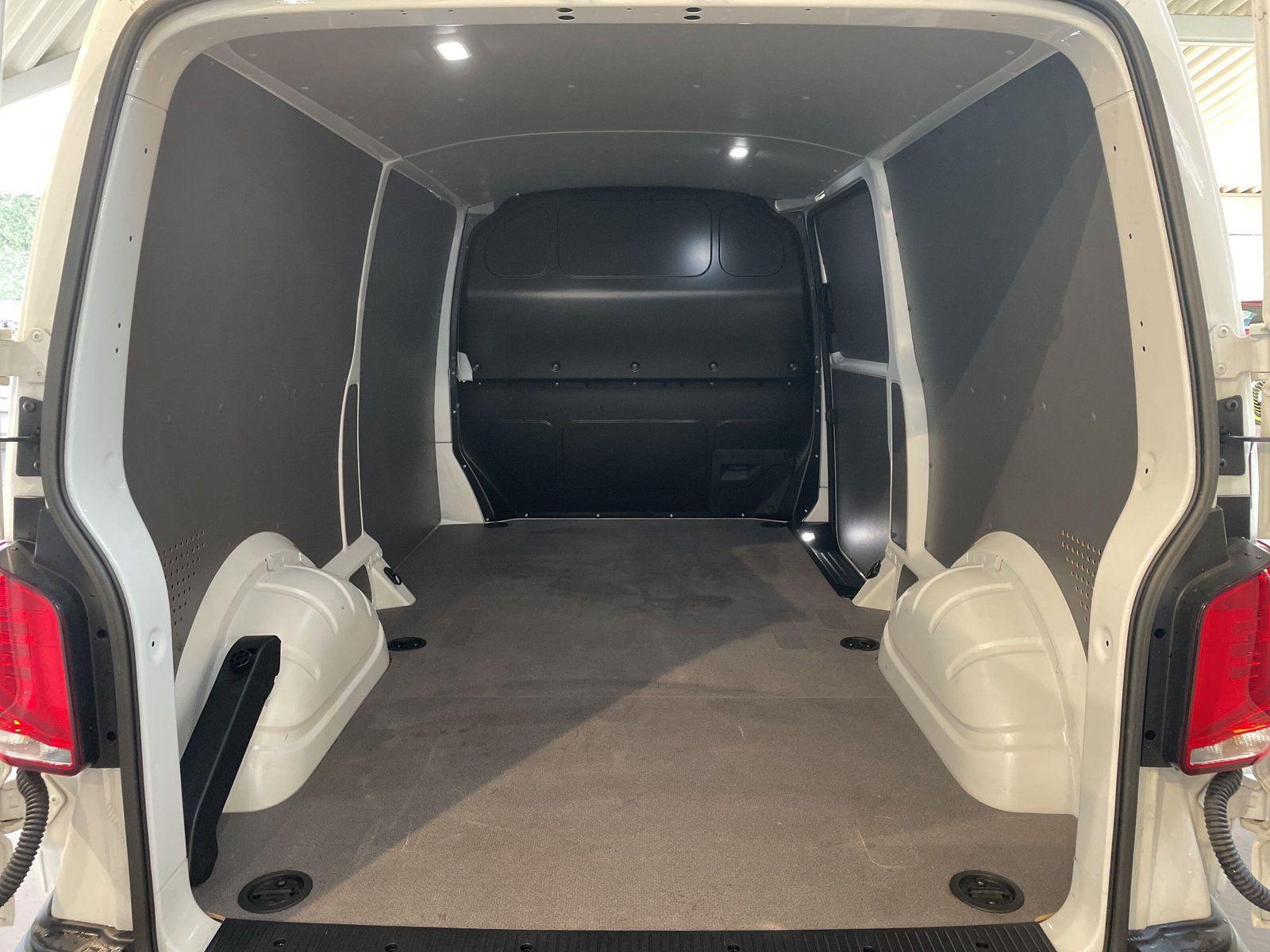 Volkswagen T6.1 Transporter 2.0 TDI Kasten LR/AHK/EPH