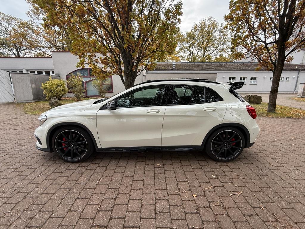 Mercedes-Benz GLA 45 AMG