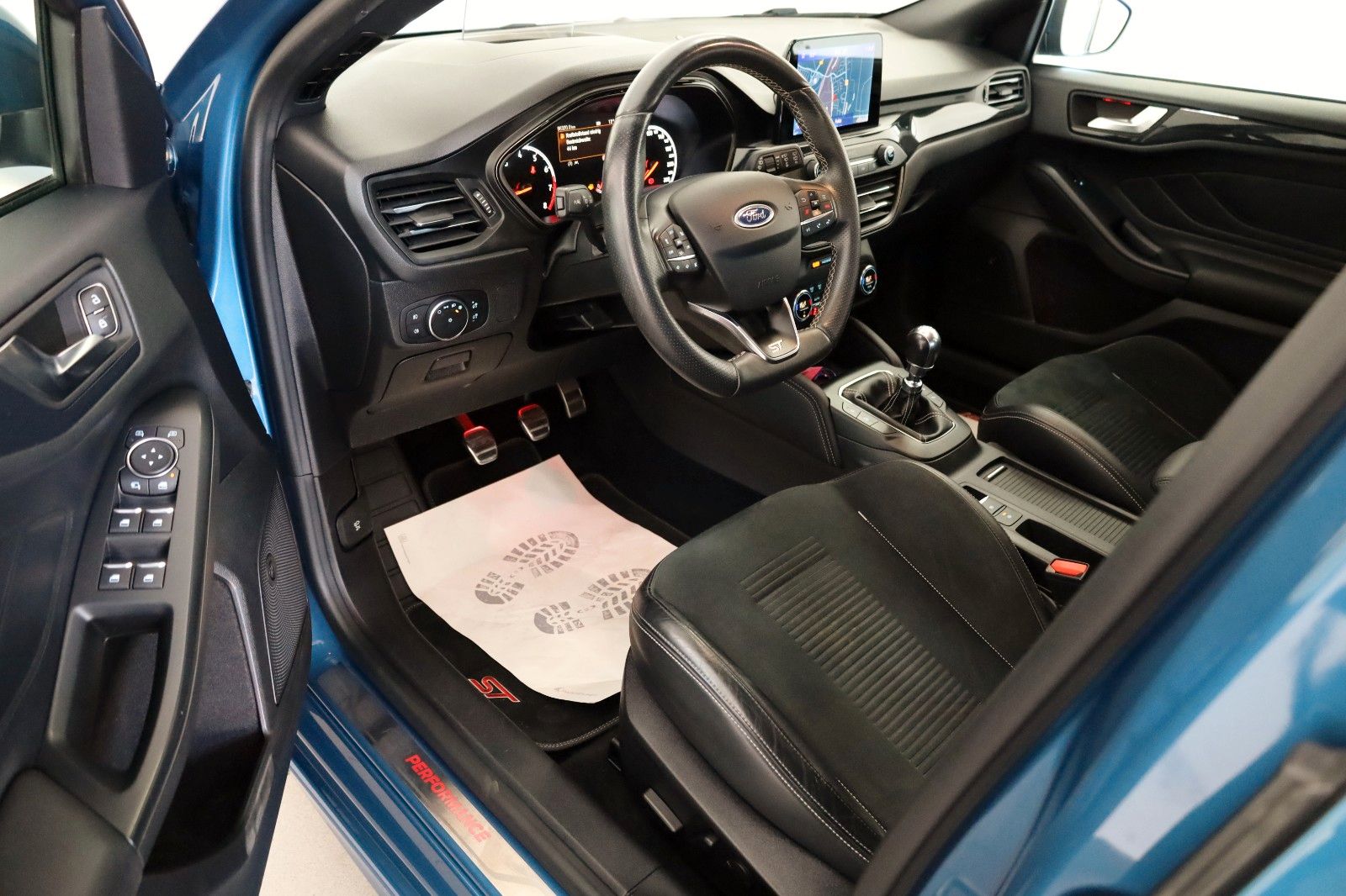 Fahrzeugabbildung Ford Focus Lim. ST Leder,Navi,LED,HeadUp,Panorama,B&O